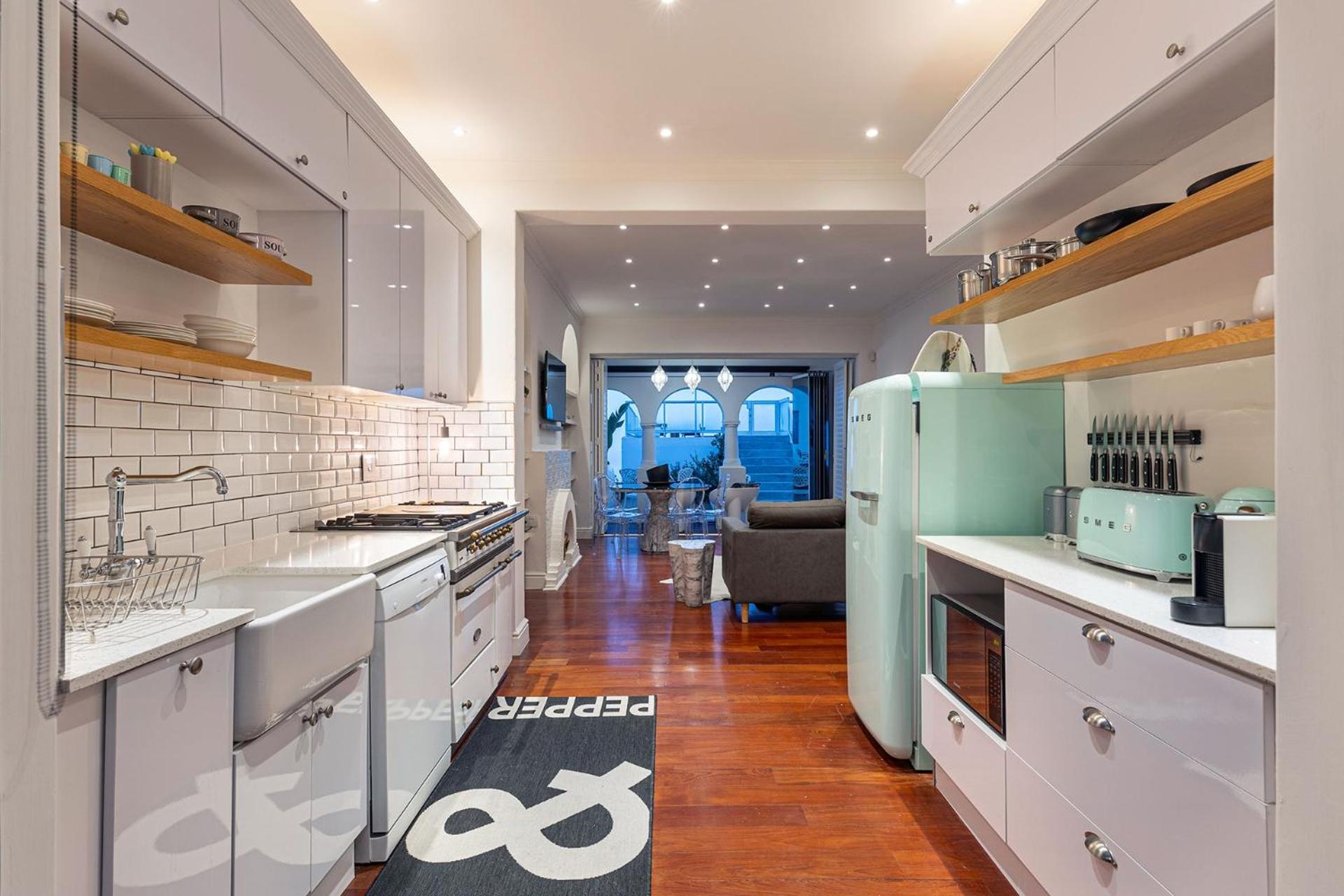 Clifton YOLO Spaces - Clifton Sea View Apartments view 4