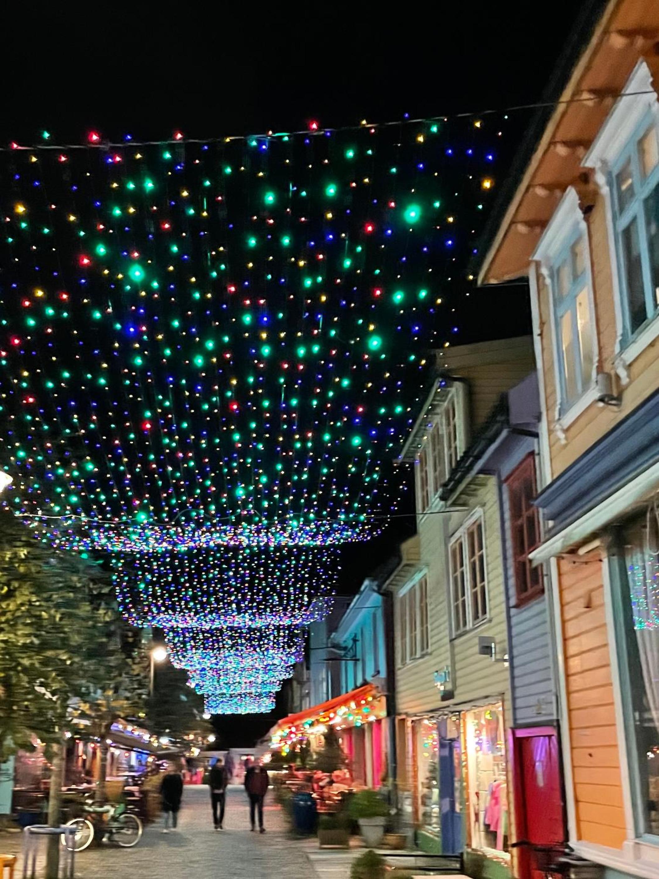 Romslig og velutstyrt leilighet i gamle Stavanger view 2