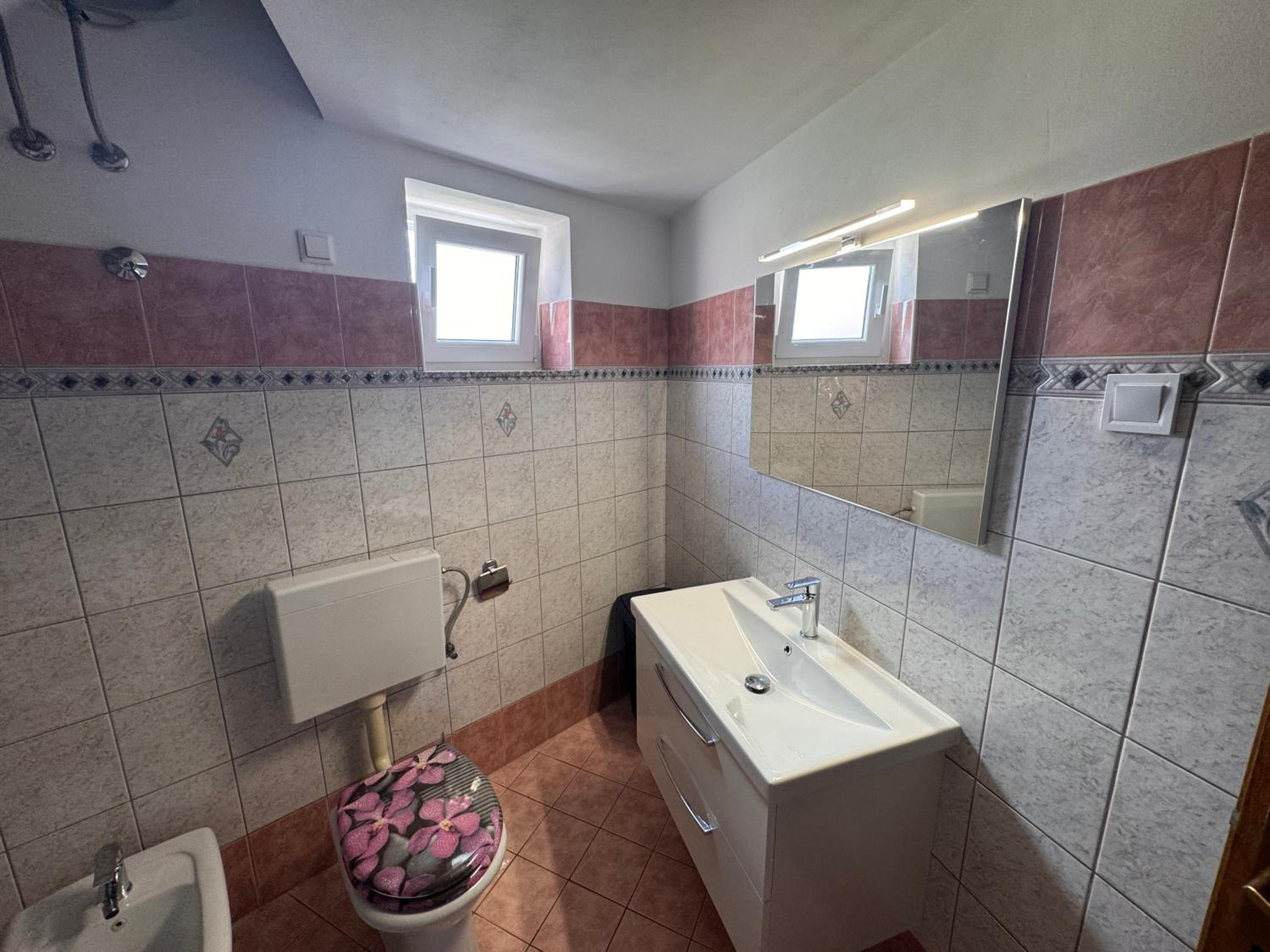 Photo 66