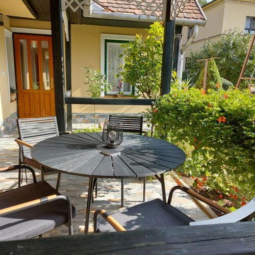 Iskolakert Apartman