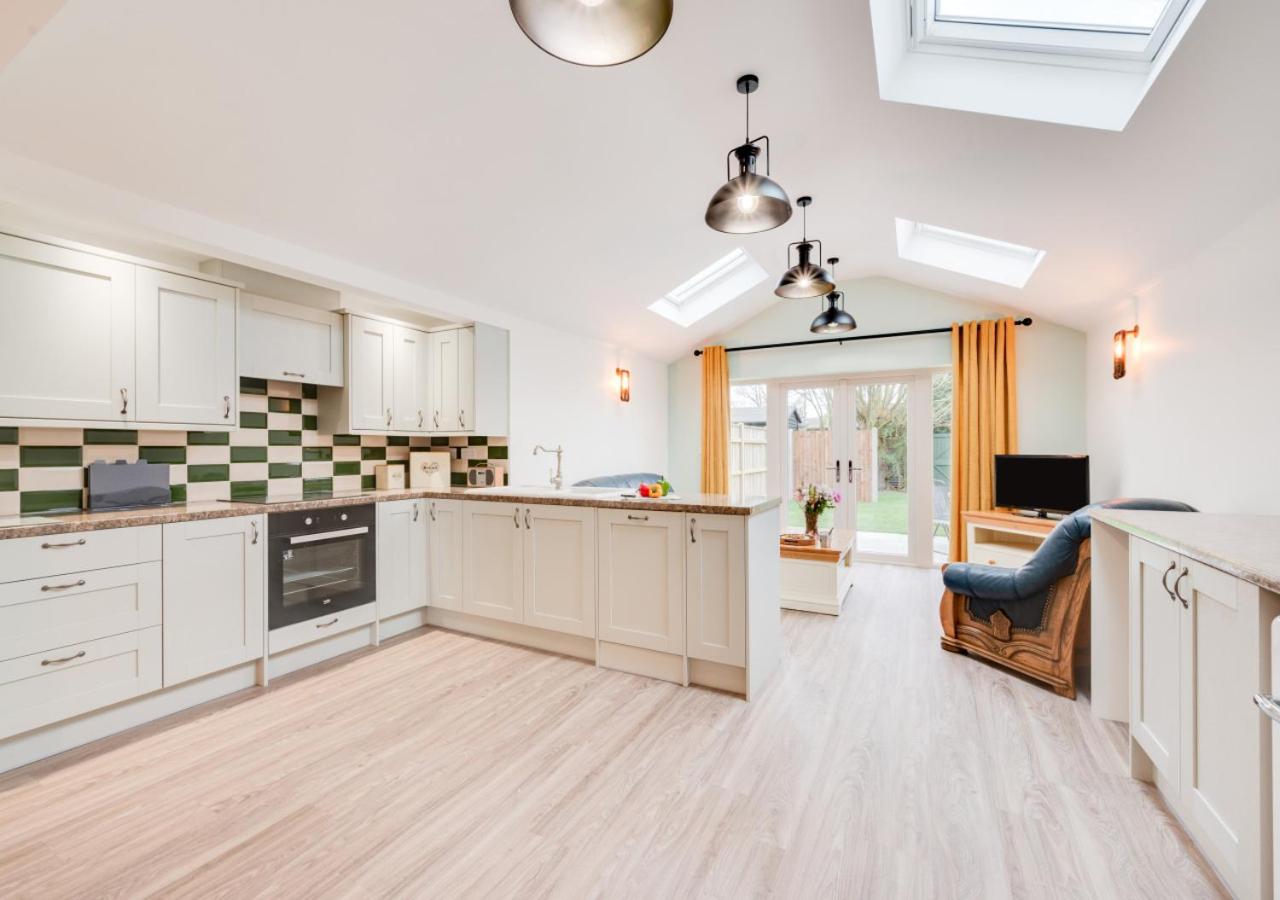 2 Bed in Aldeby oc-2wca view 3
