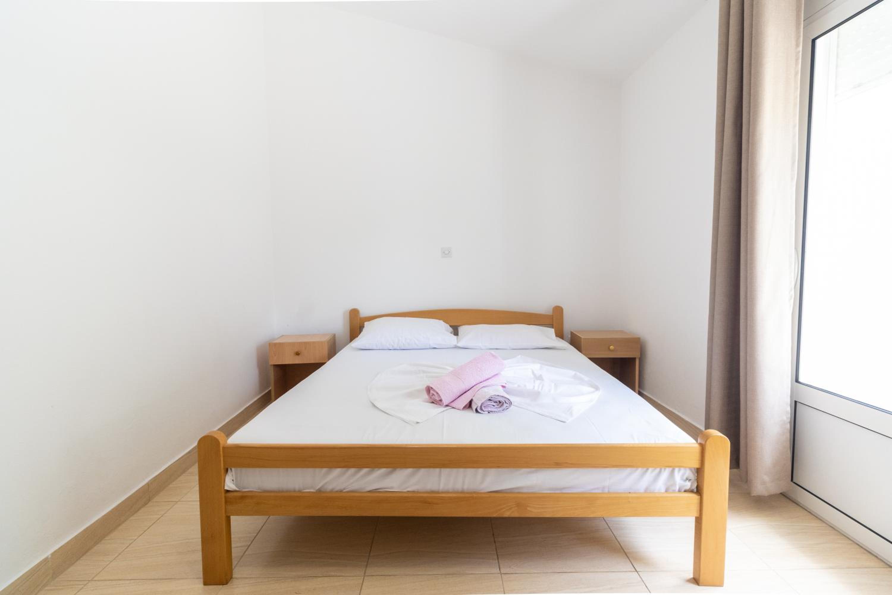 Tomi Guesthouse