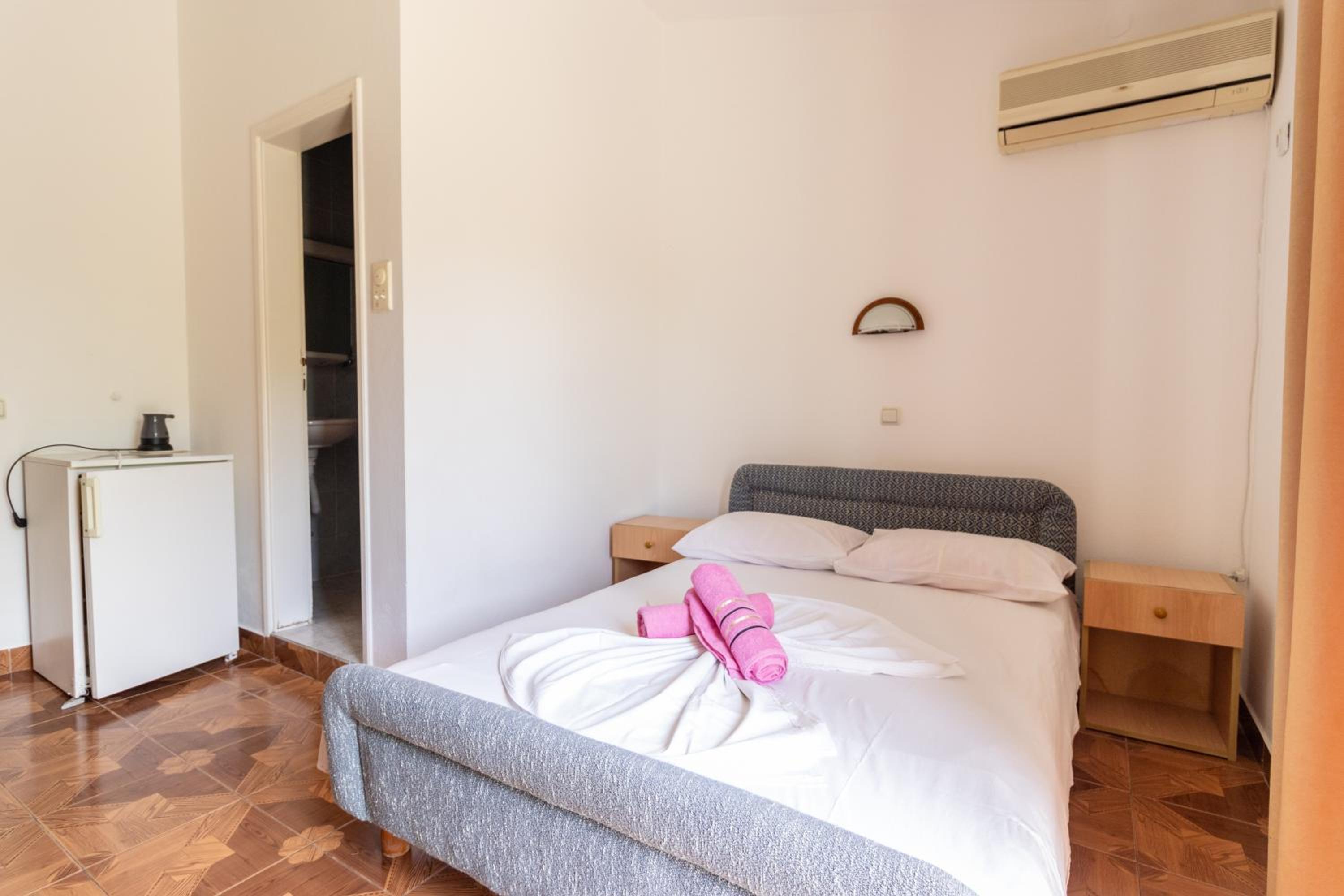 Tomi Guesthouse
