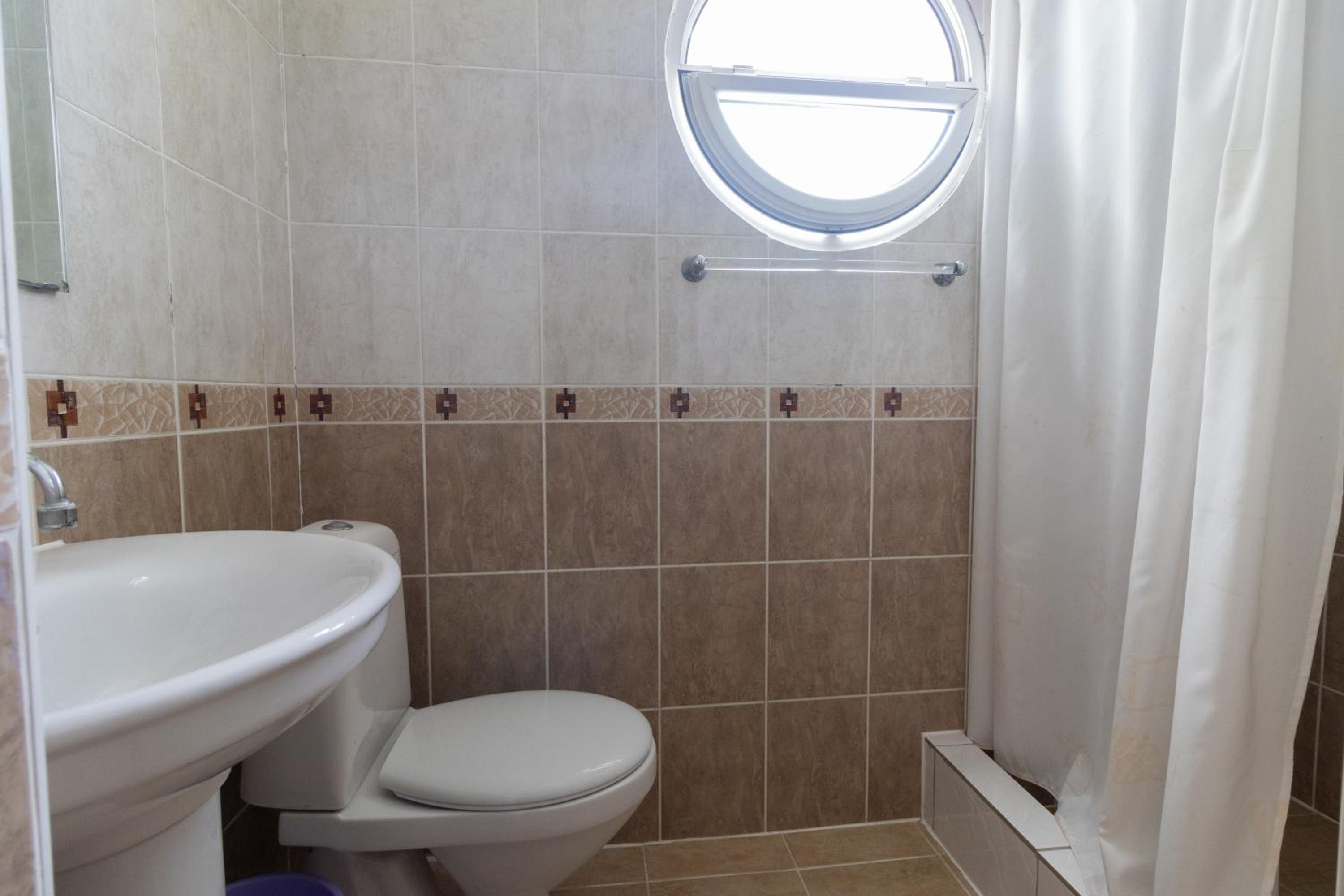 Tomi Guesthouse