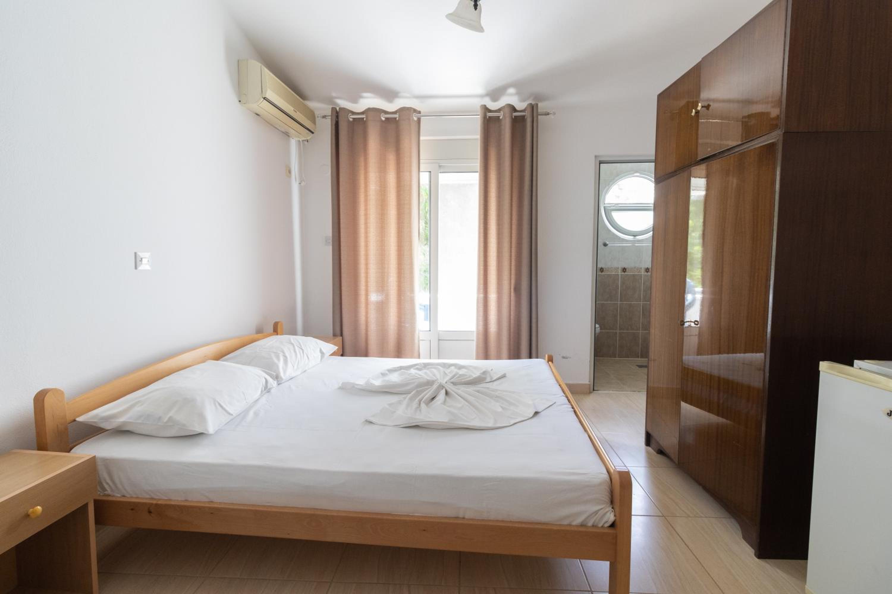 Tomi Guesthouse