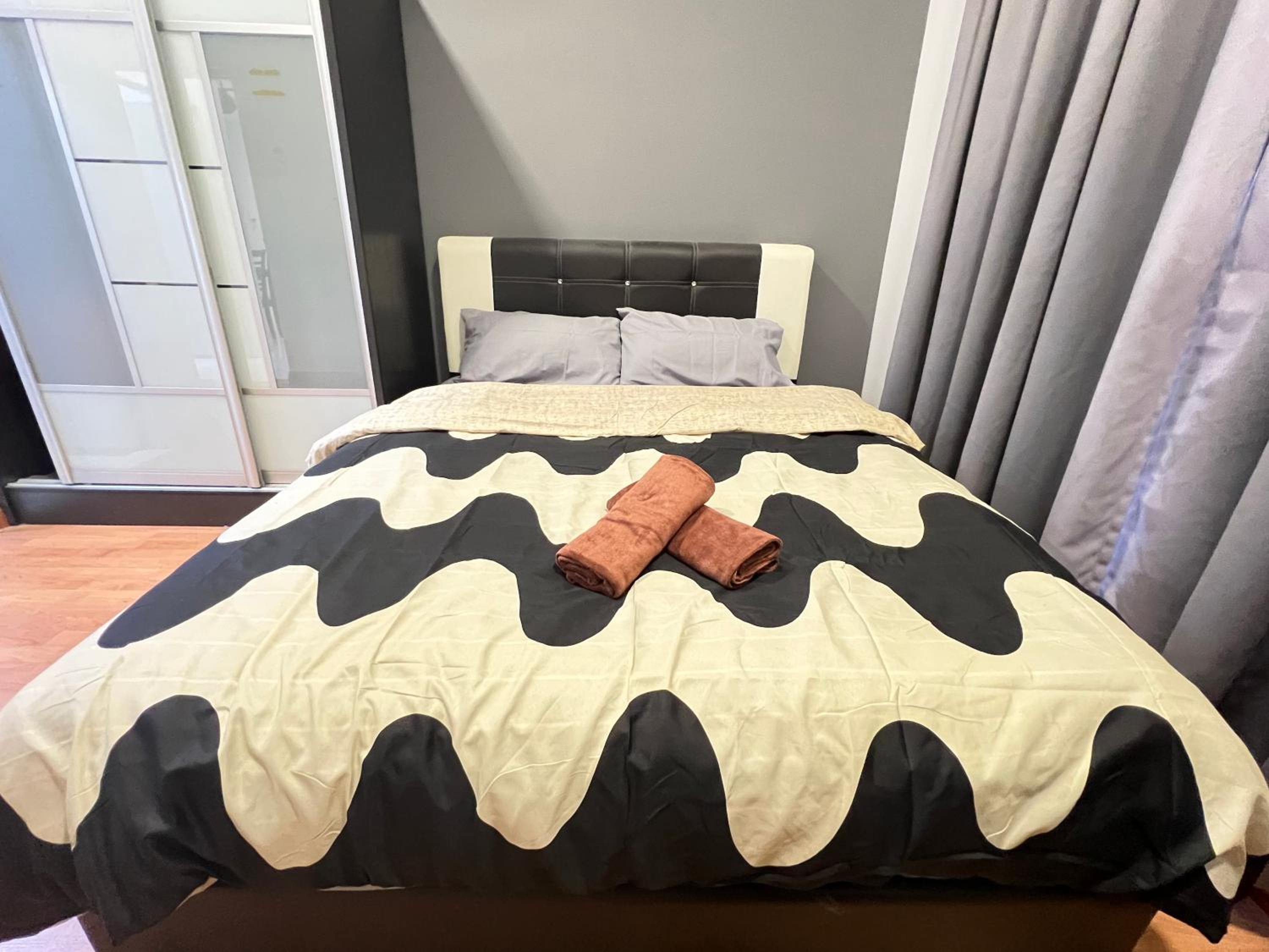 Platino 2 rooms for 4px near Paradigm Mall Johor Bahru