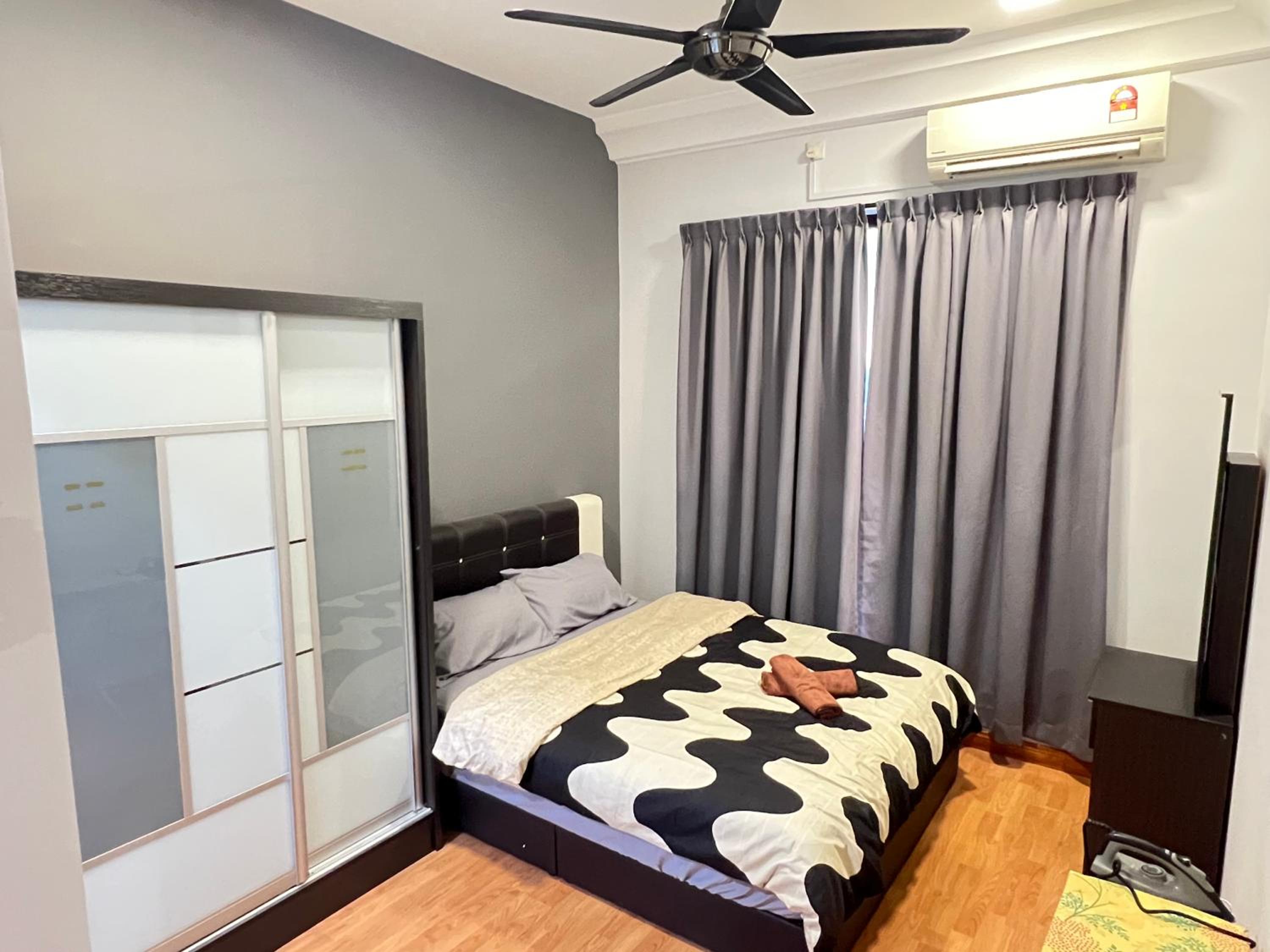 Platino 2 rooms for 4px near Paradigm Mall Johor Bahru