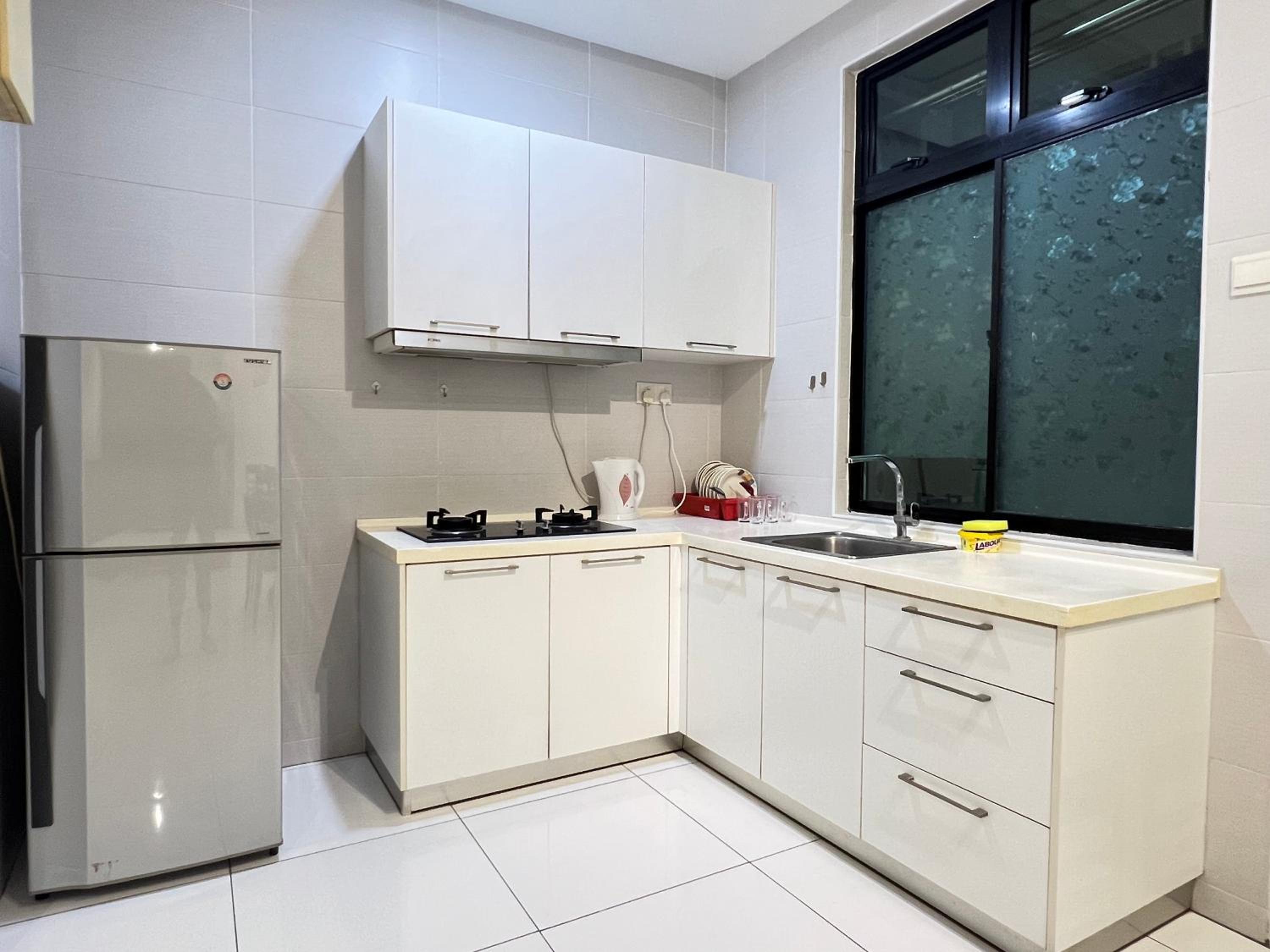 Platino 2 rooms for 4px near Paradigm Mall Johor Bahru