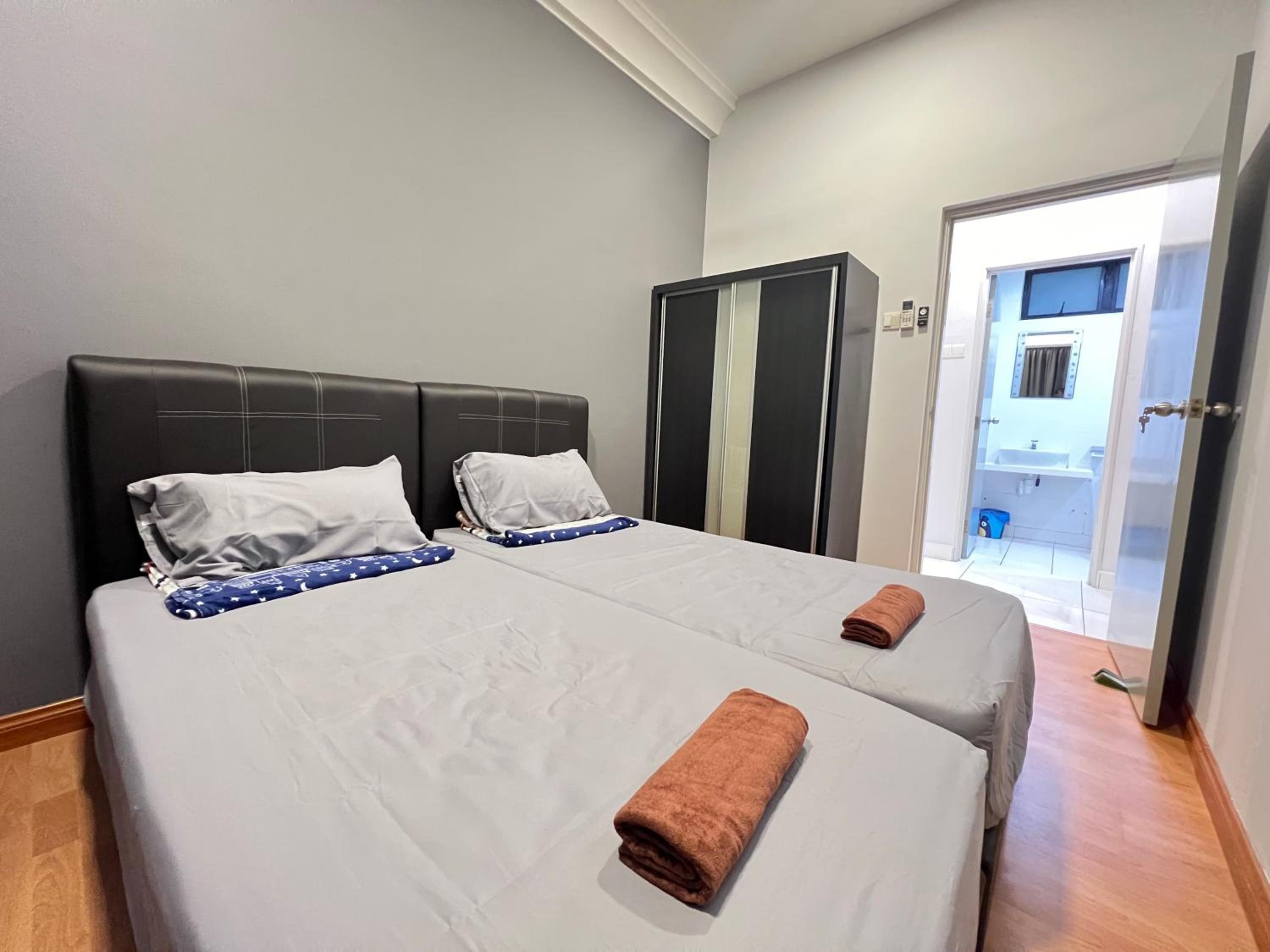 Platino 2 rooms for 4px near Paradigm Mall Johor Bahru
