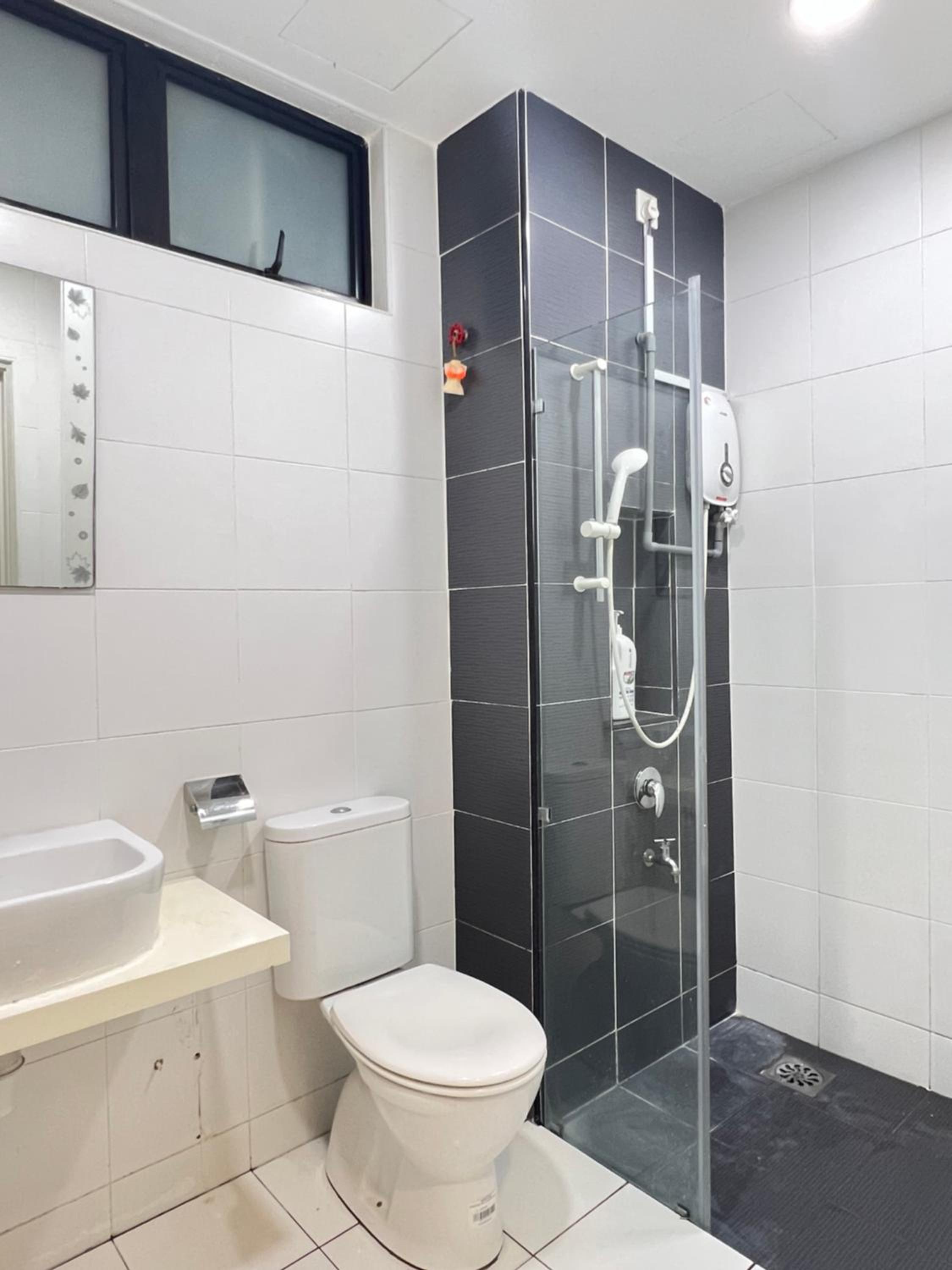 Platino 2 rooms for 4px near Paradigm Mall Johor Bahru