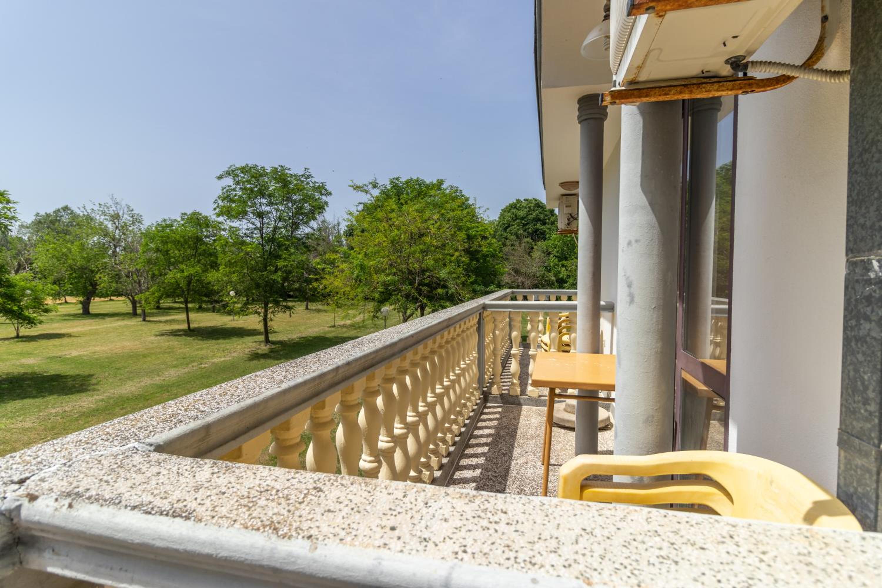Tomi Guesthouse