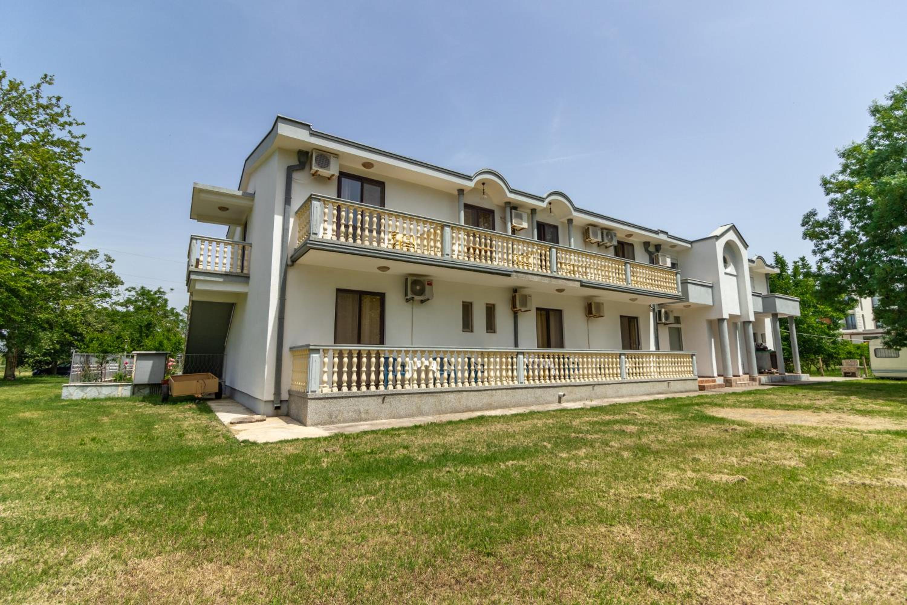 Tomi Guesthouse