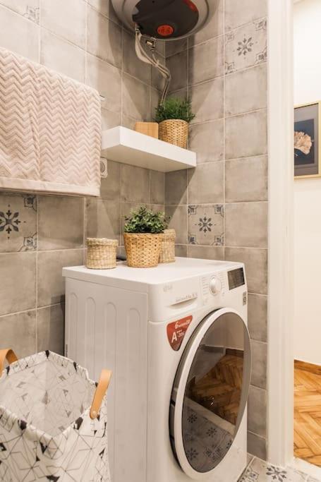 The Green Athenian luxury Flat