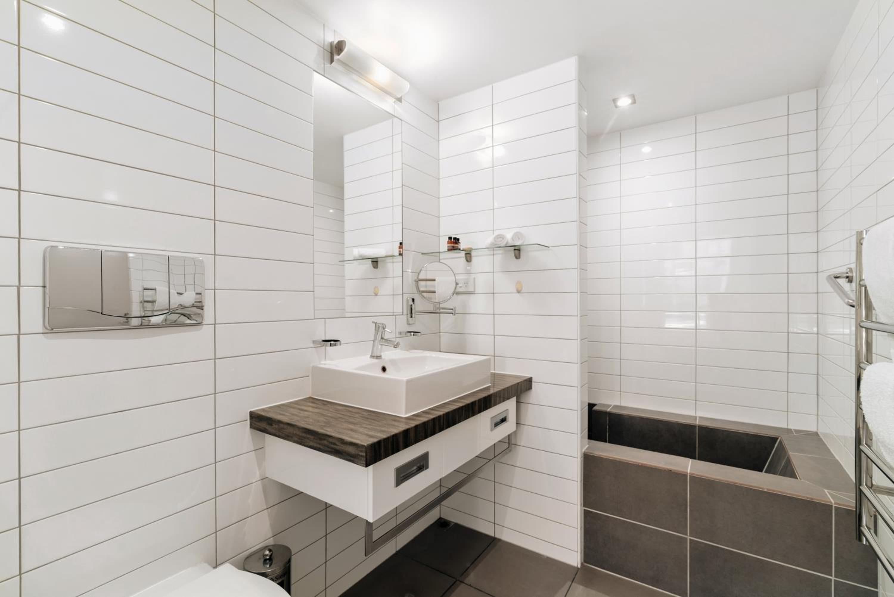 Modern Executive Living in Pounamu
