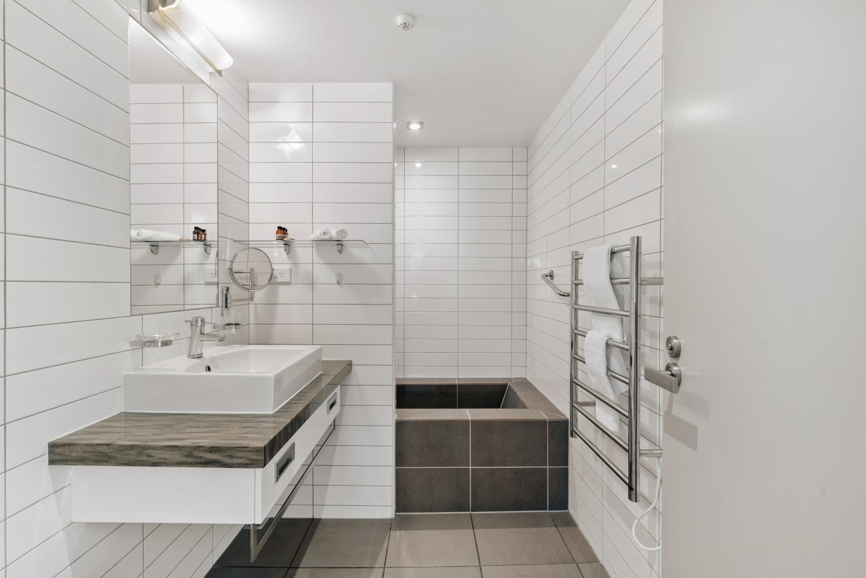 Modern Executive Living in Pounamu