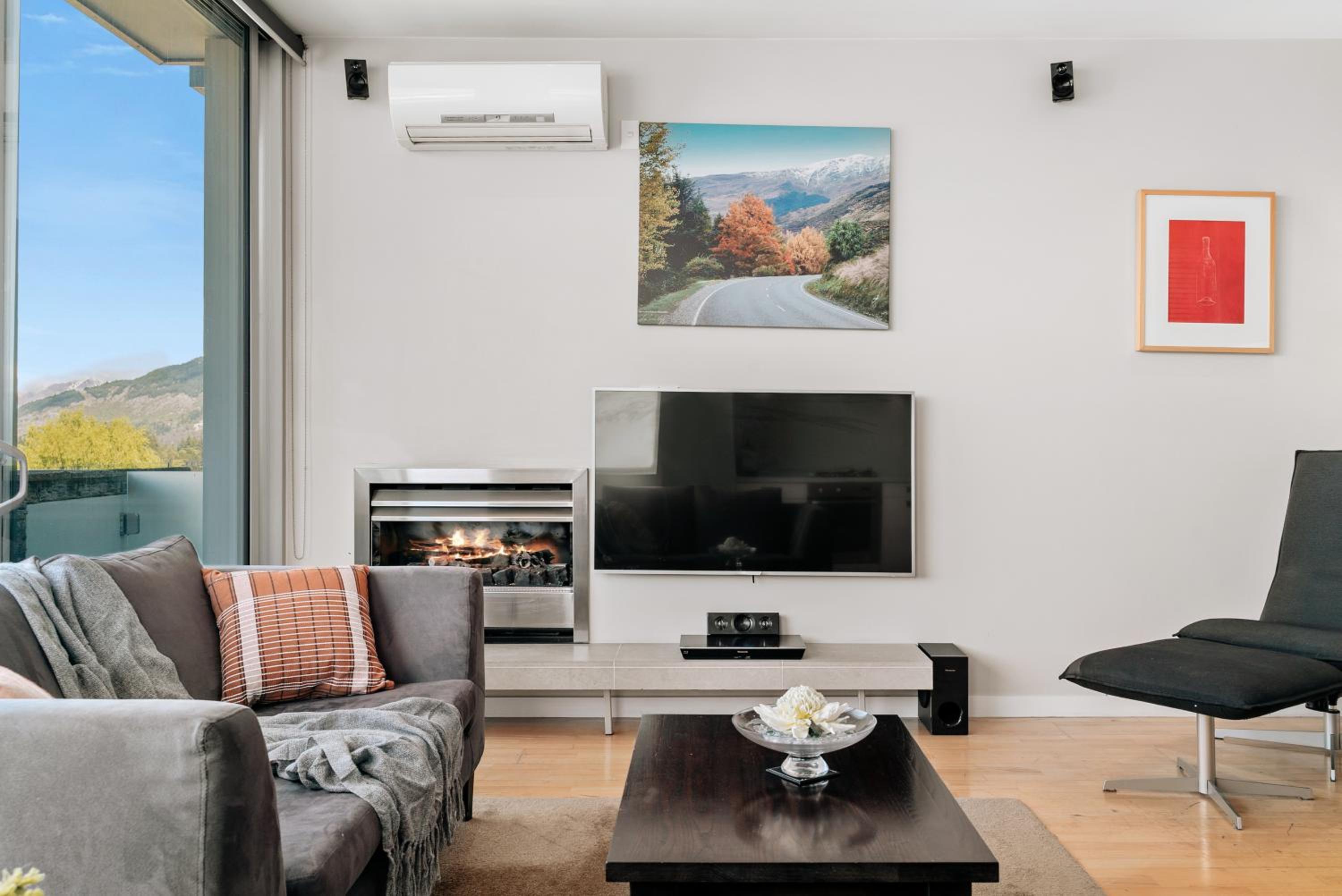 Modern Executive Living in Pounamu
