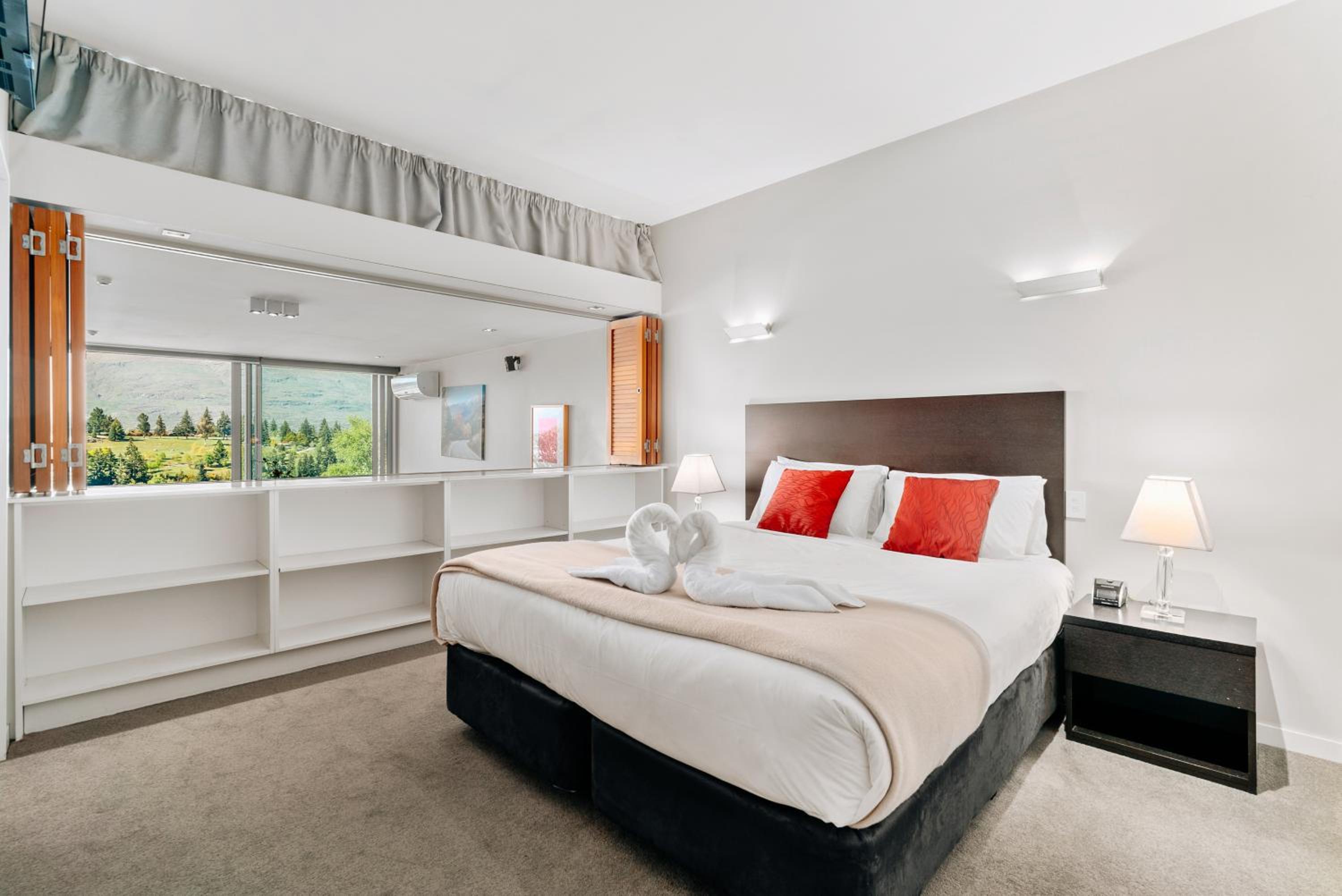 Modern Executive Living in Pounamu