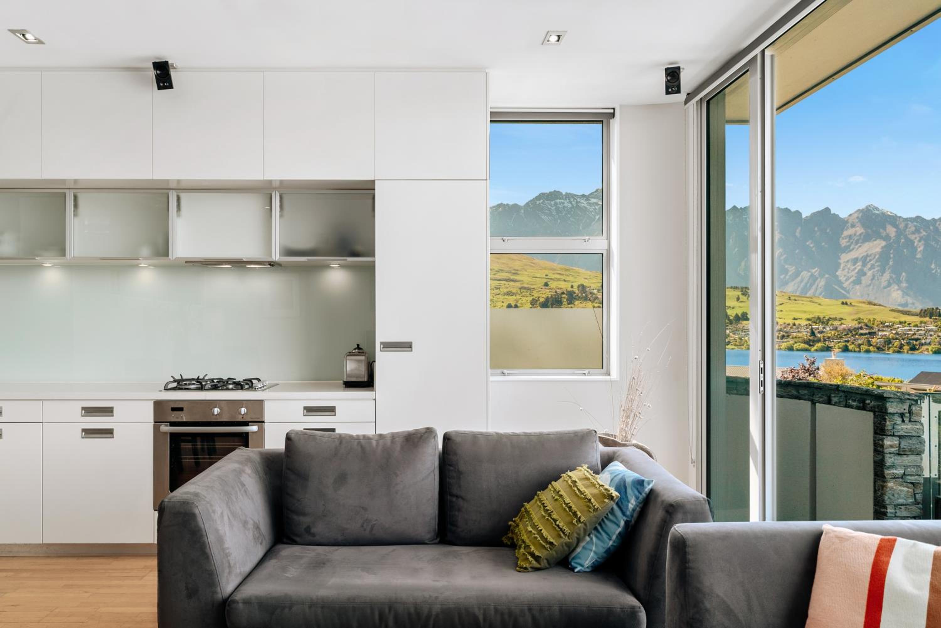 Modern Executive Living in Pounamu