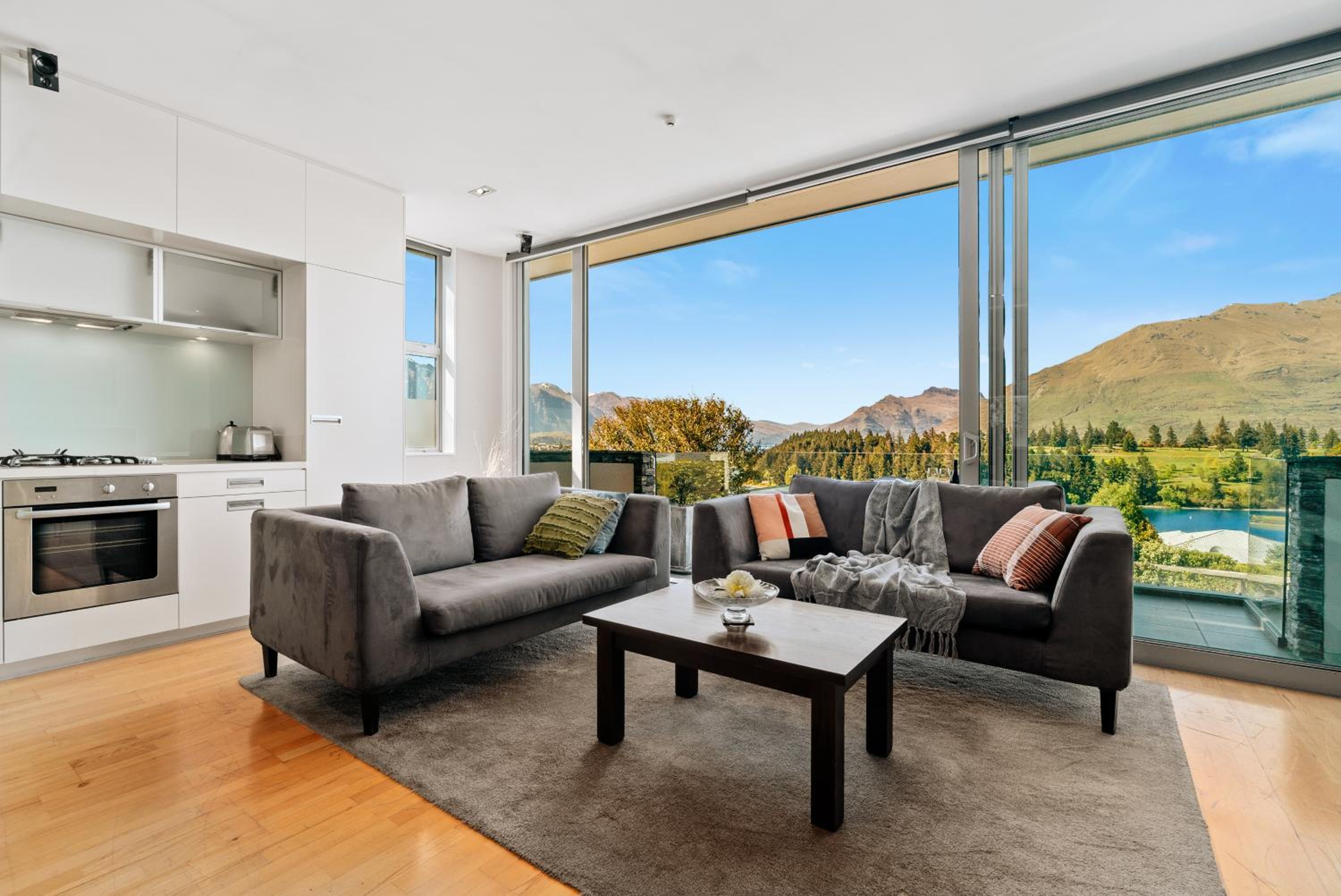 Modern Executive Living in Pounamu