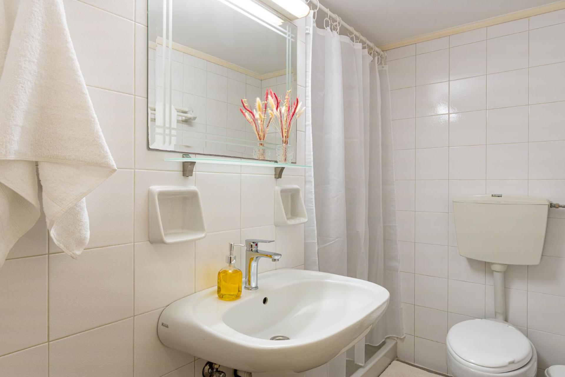 Elio B 1BDR Apt 1 min from the beach by Hospi Living