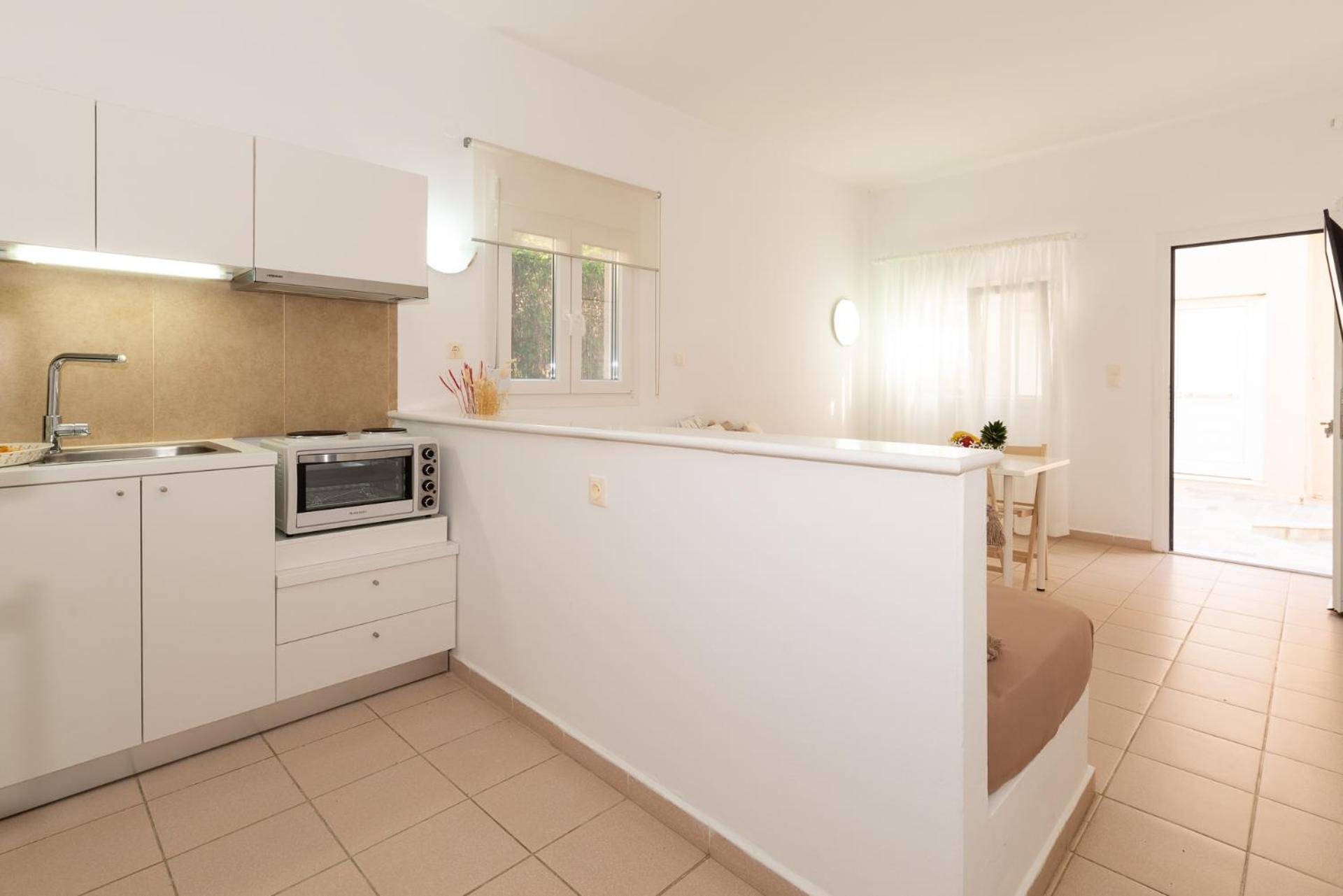 Elio B 1BDR Apt 1 min from the beach by Hospi Living
