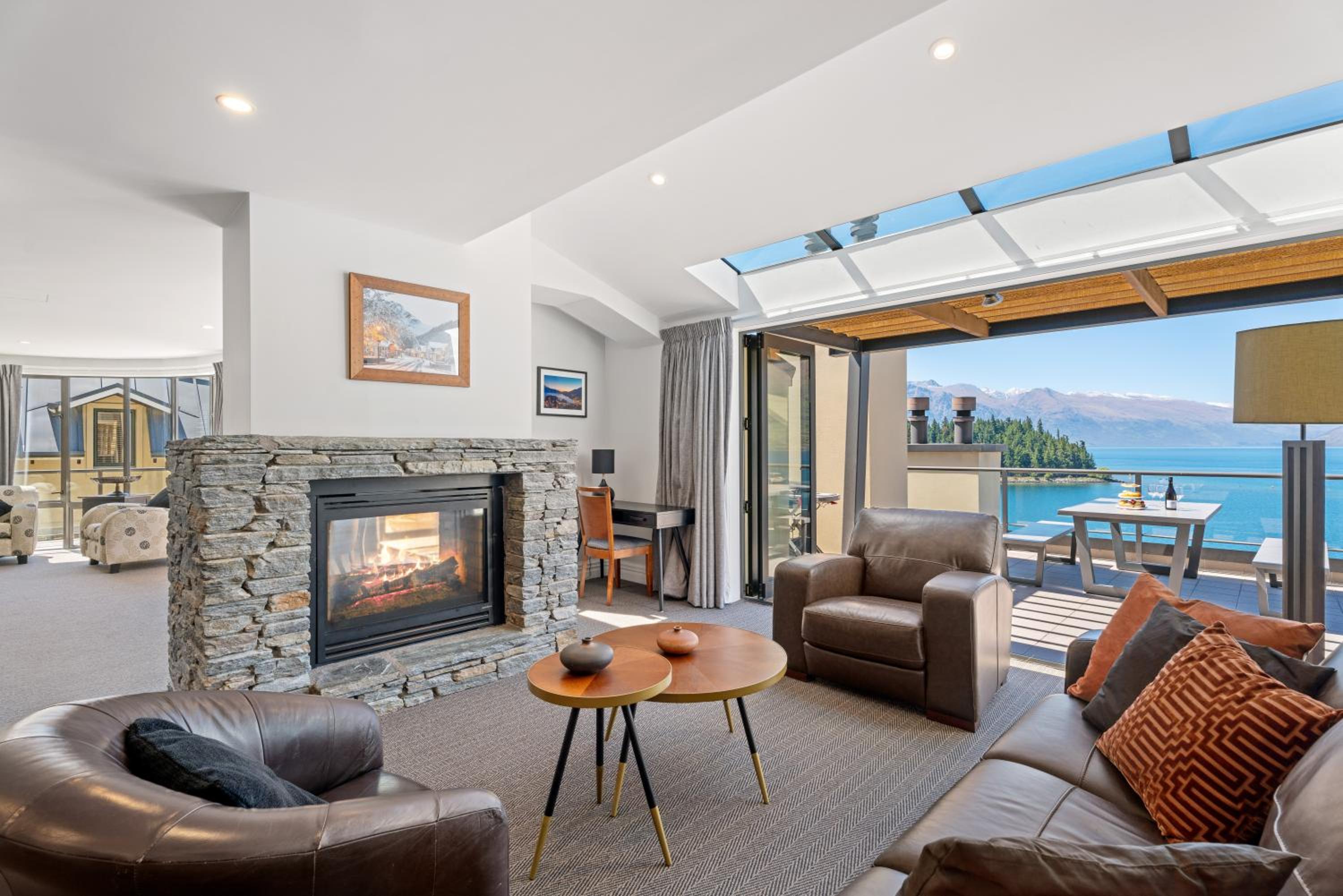 Luxury 6-bedroom Penthouse Apartment - The Beacon with 3 Spas view 2