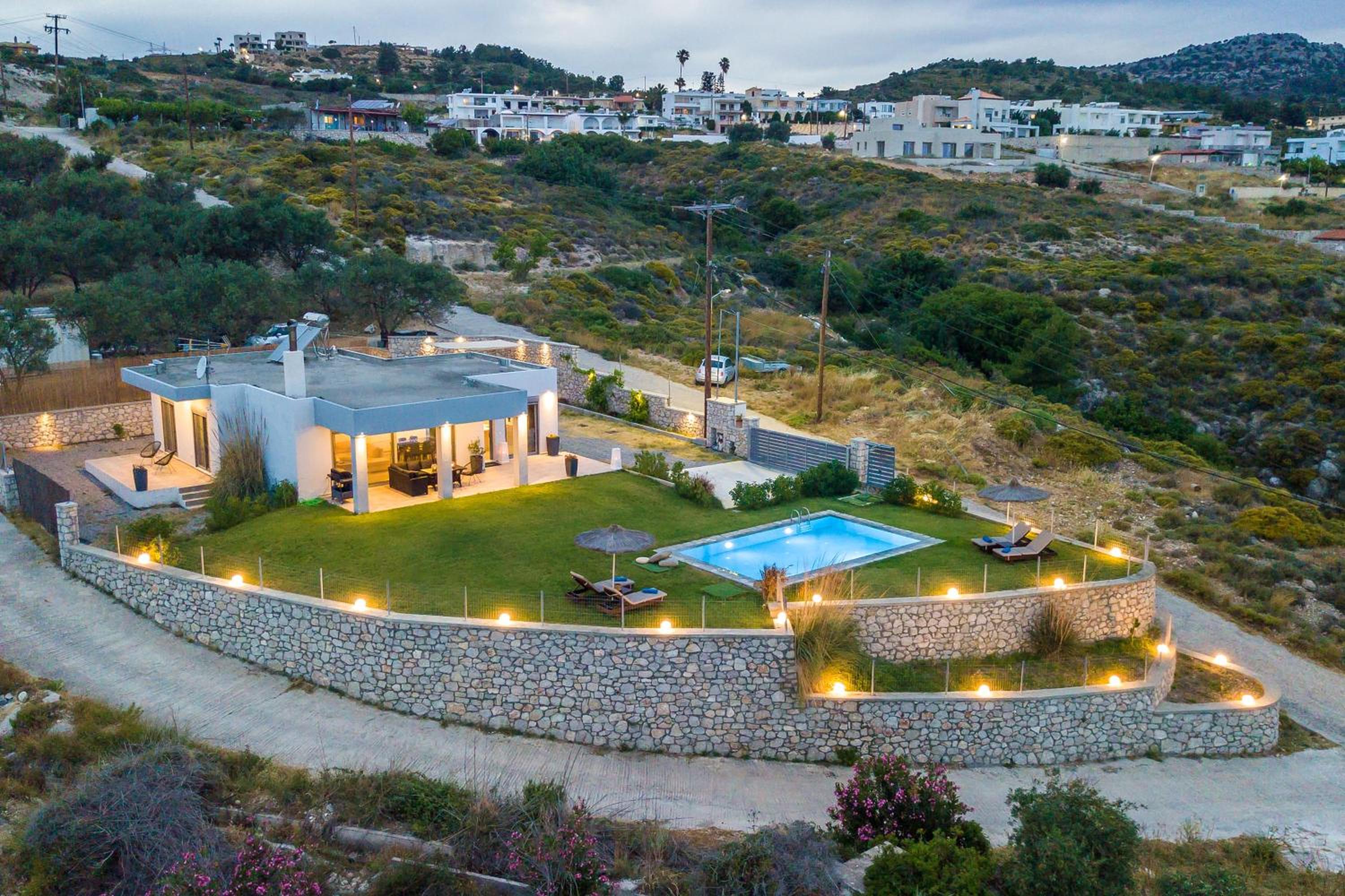 Hotel High View Villa - Image 1