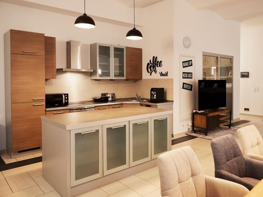 210 m2 Loft Apartment mit Terasse 2B 3R Kreuzberg photo 2