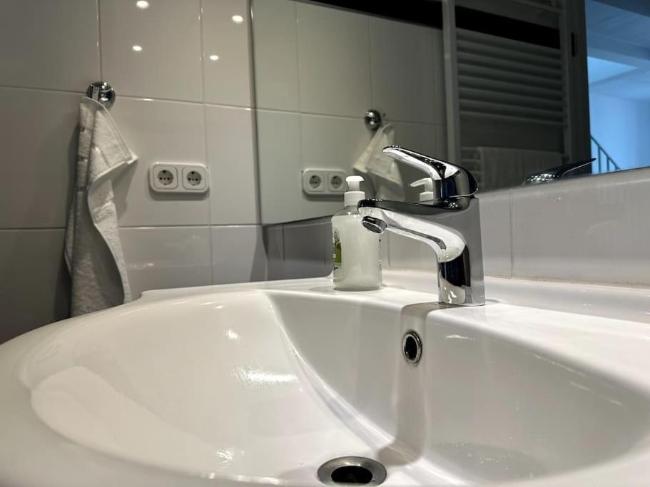 210 m2 Loft Apartment mit Terasse 2B 3R Kreuzberg