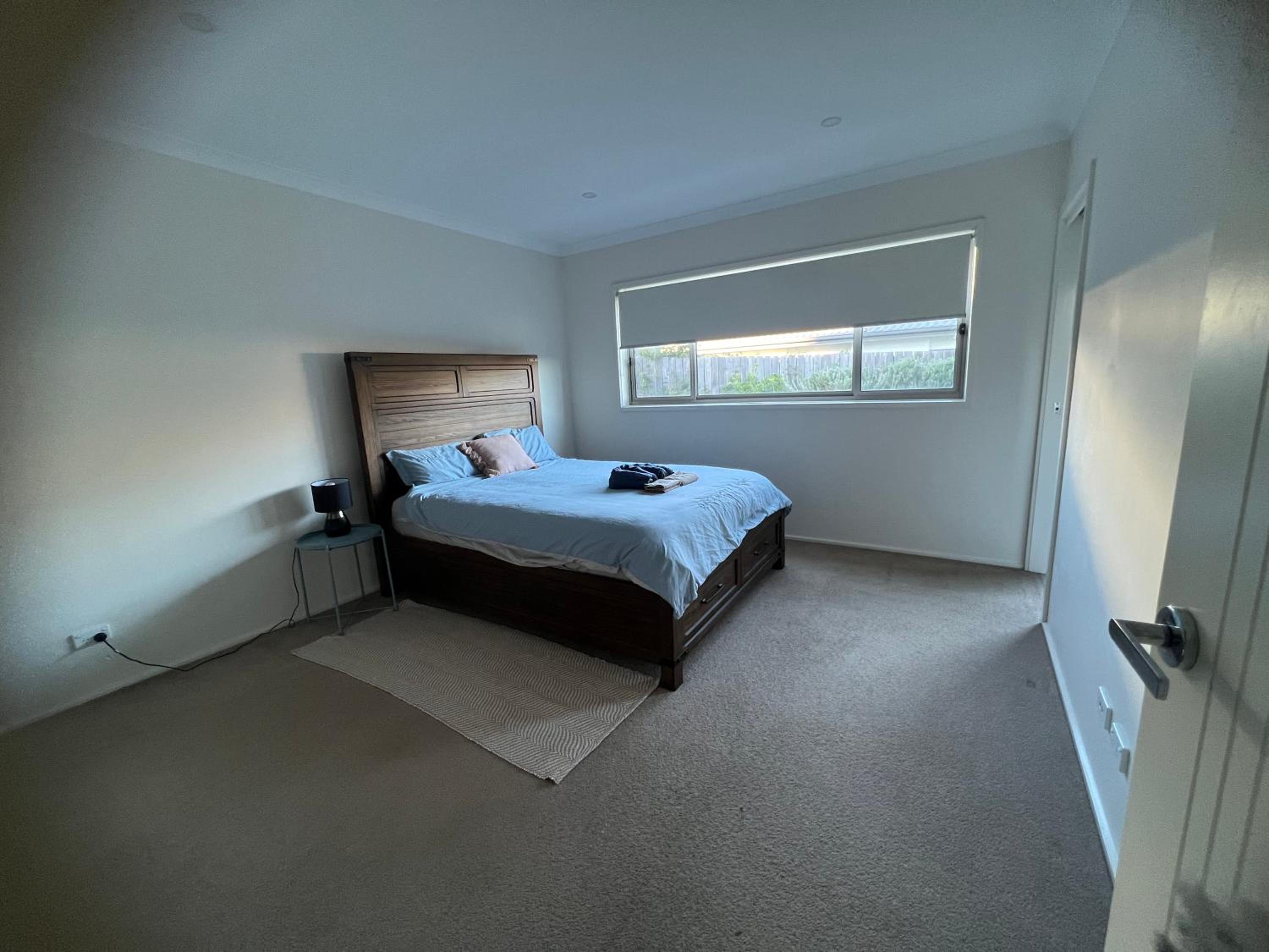 Entire 4 BR House In Moncrieff Close To Playground