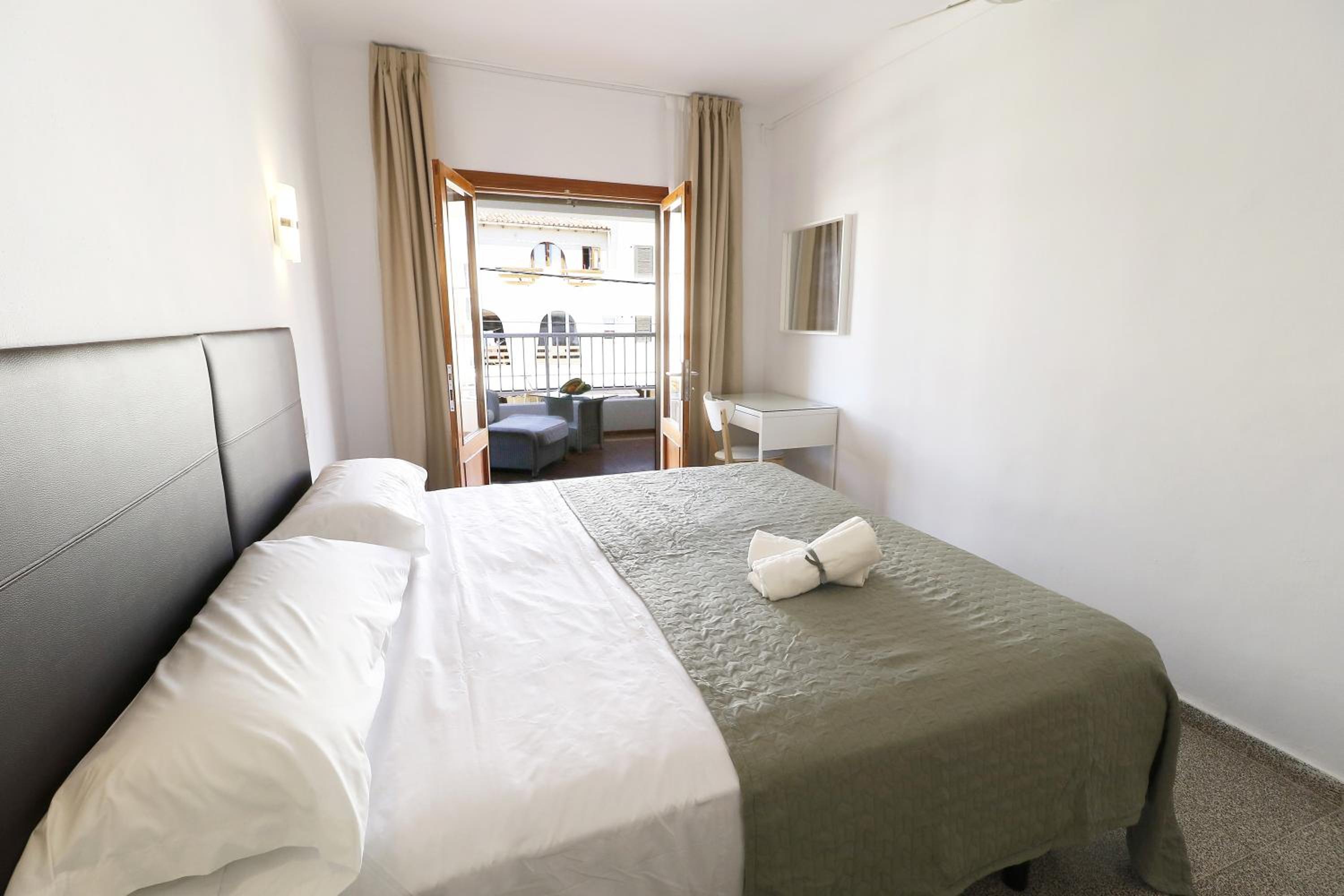 Apartamentos Colonia Sant Jordi