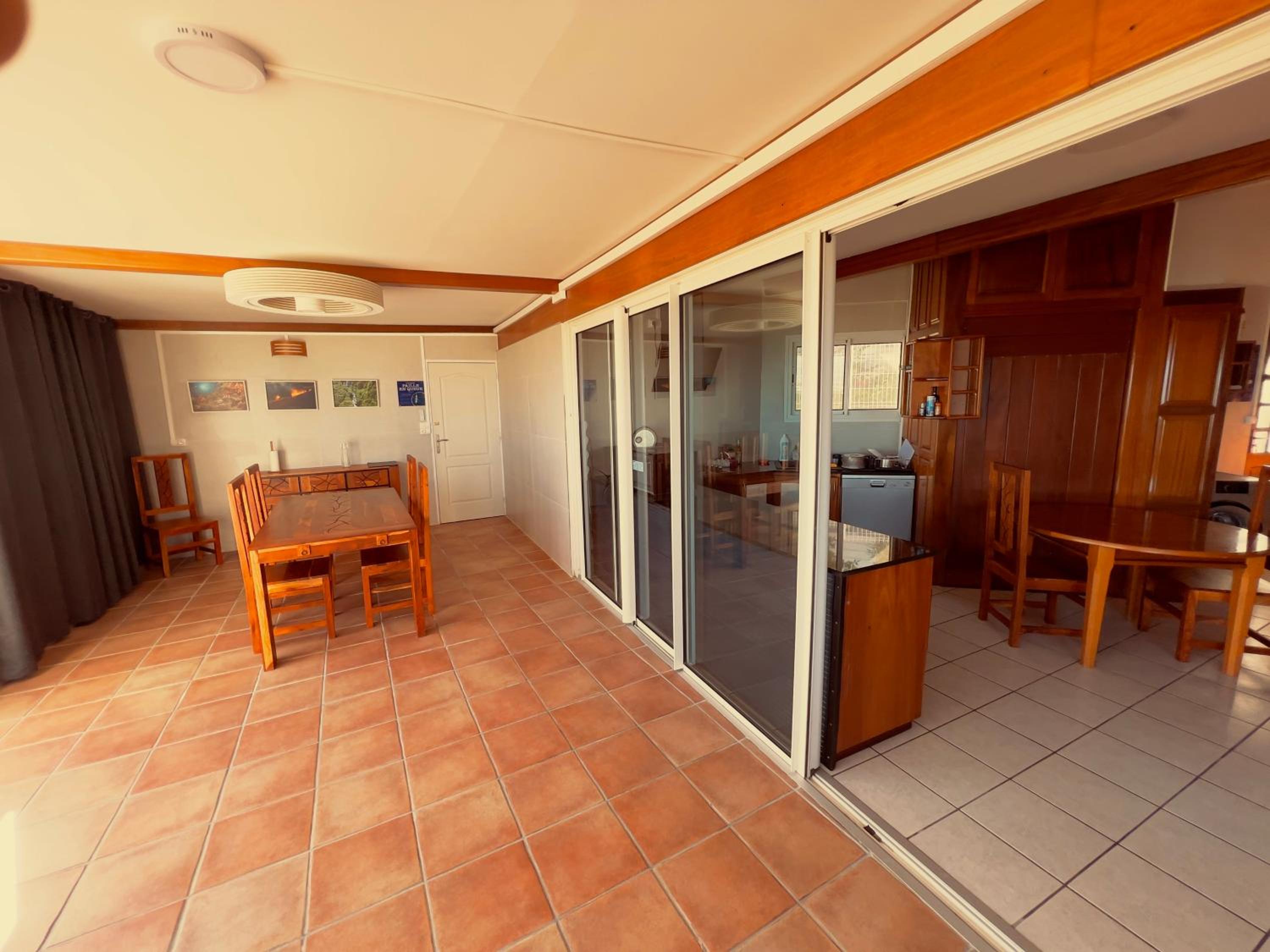 Vaste chambre vue mer montagne Ti Kaz Miyou 3 view 3