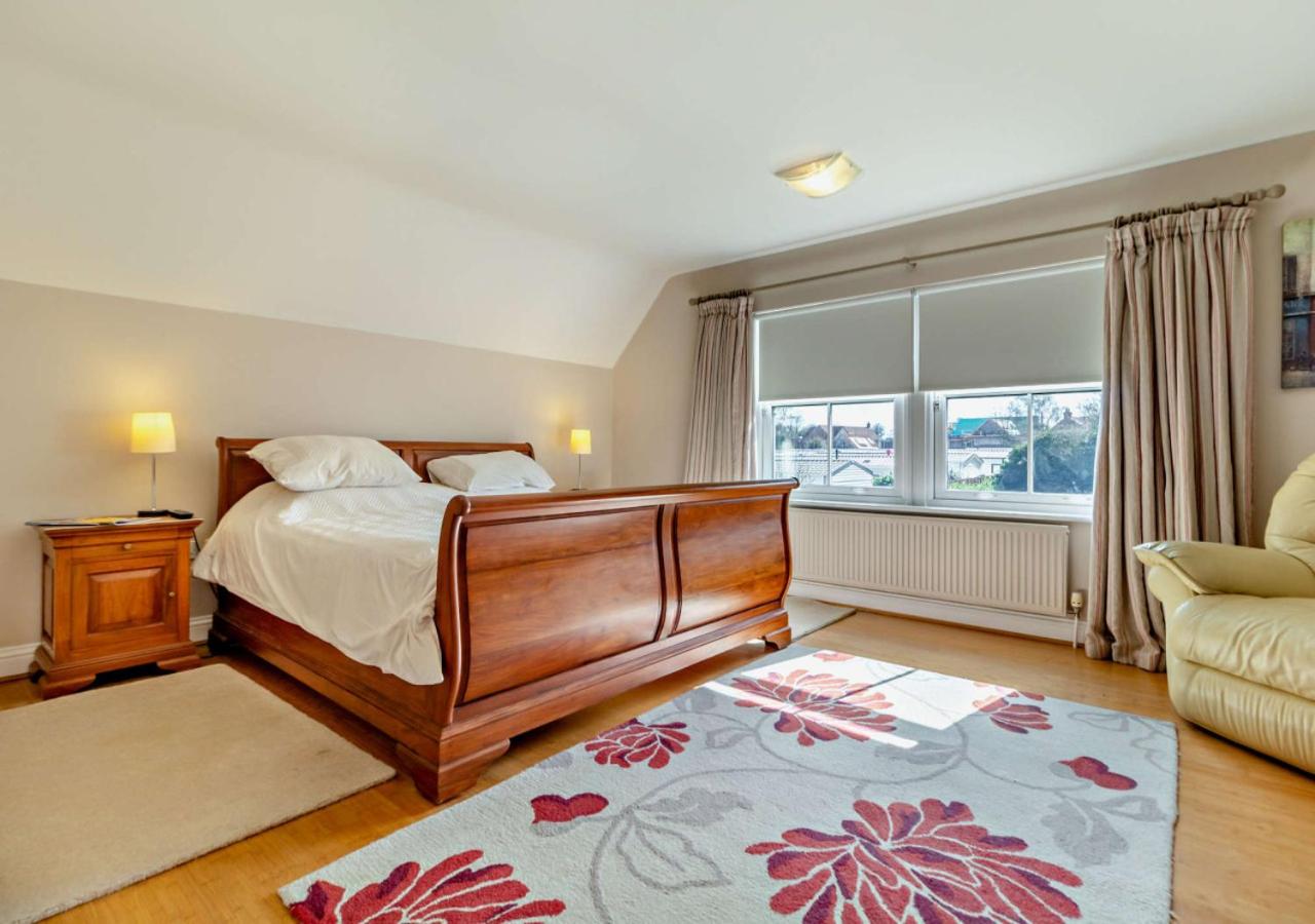 4 Bed in Thornham oc-888