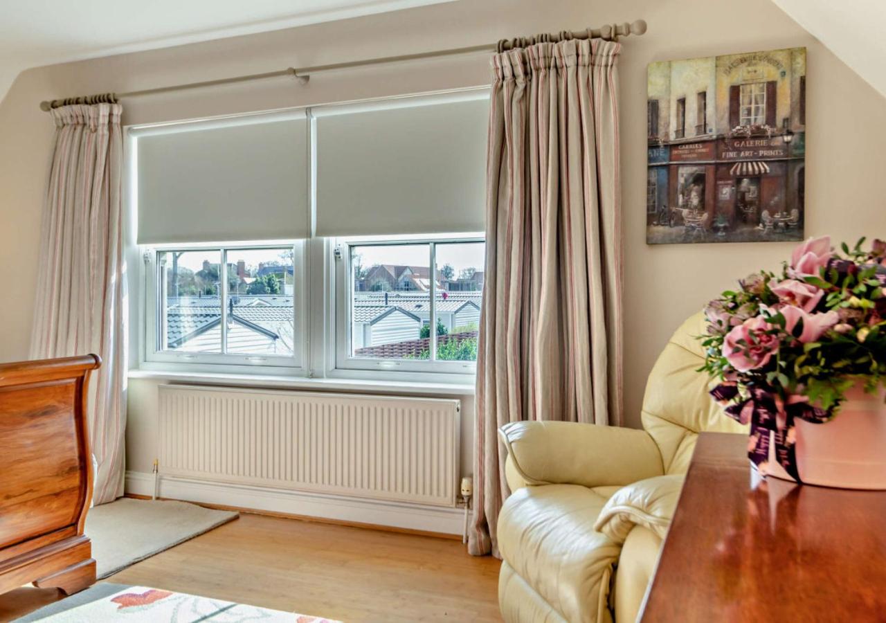 4 Bed in Thornham oc-888