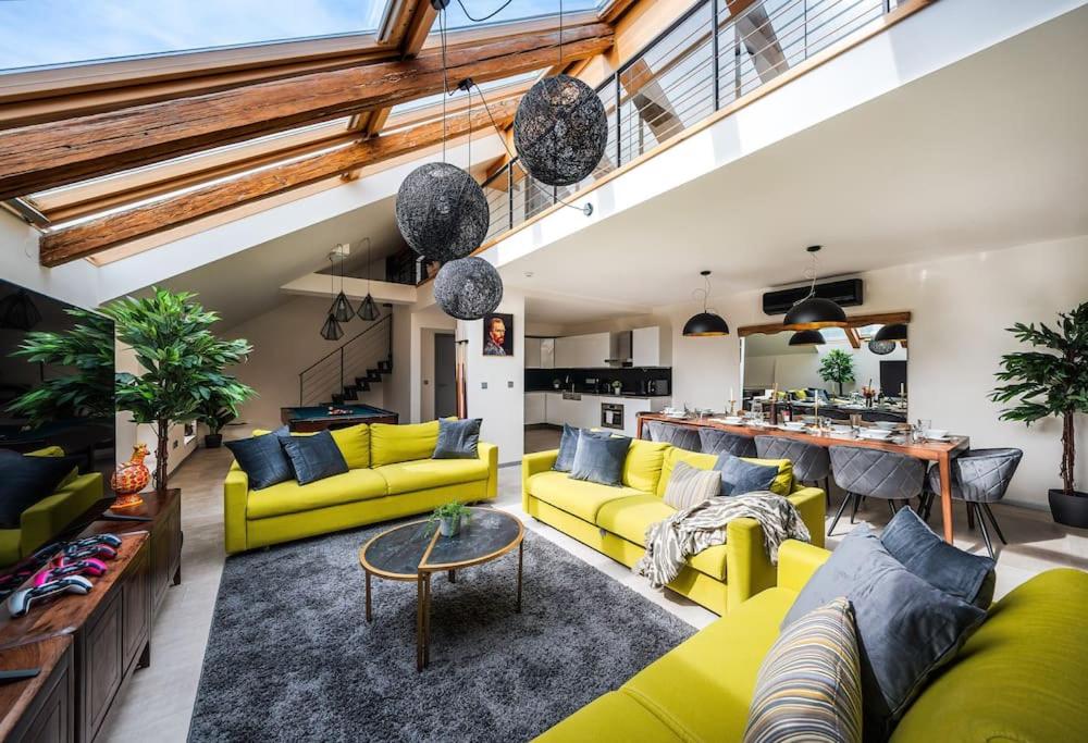 lounge