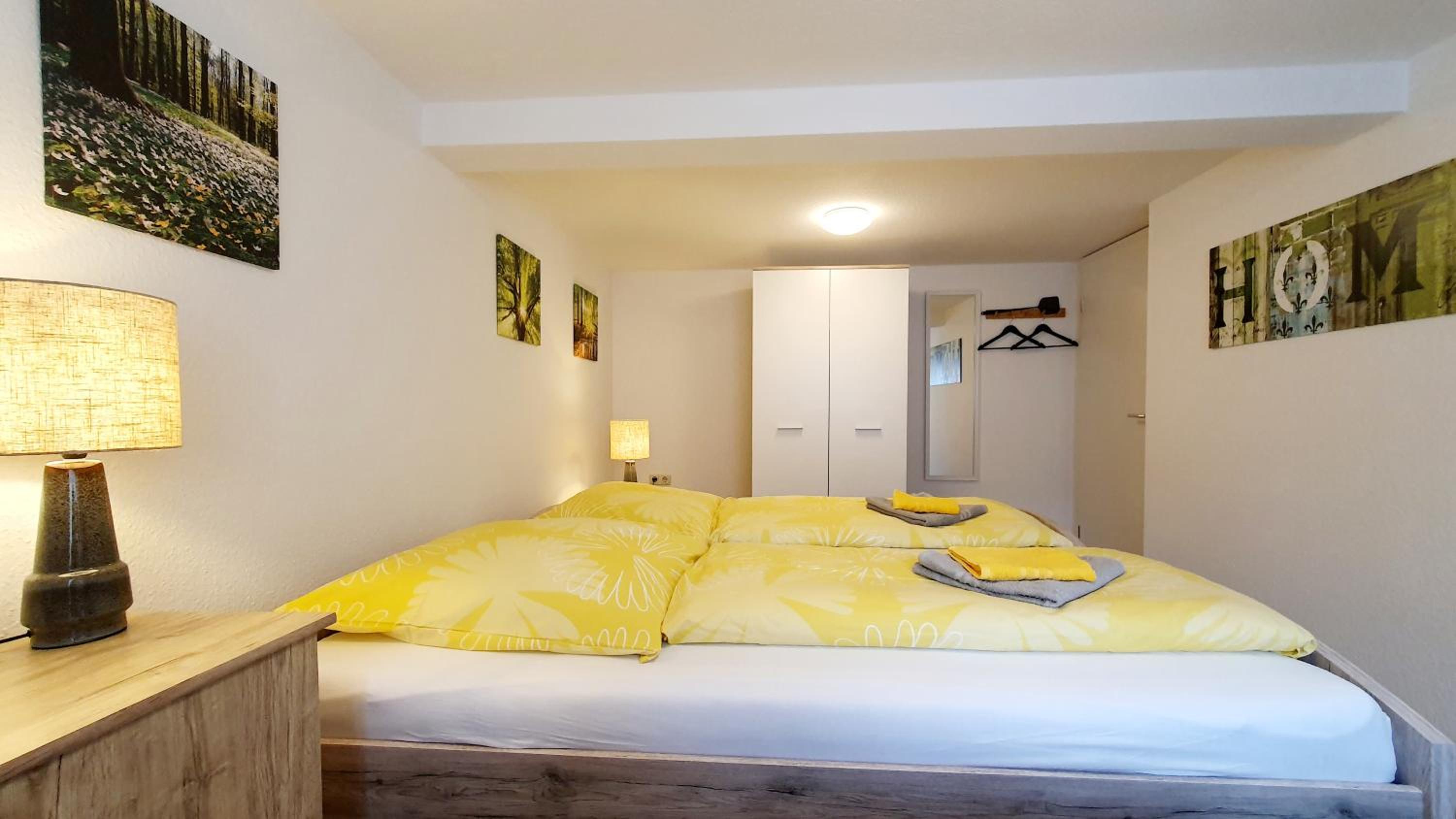 Kleine hübsches Apartment,Sauna im Haus, Hunde willkommen, nahe Park, Waldeisenbahn, Hermansbad, UNESCO Geopark, Nähe polnischer Markt, Top Lage für Ausflu