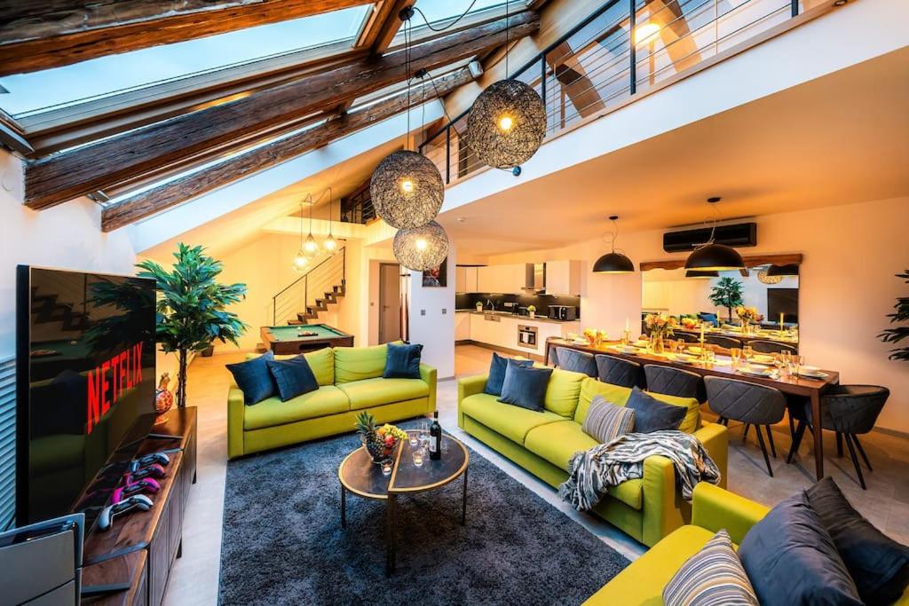 lounge