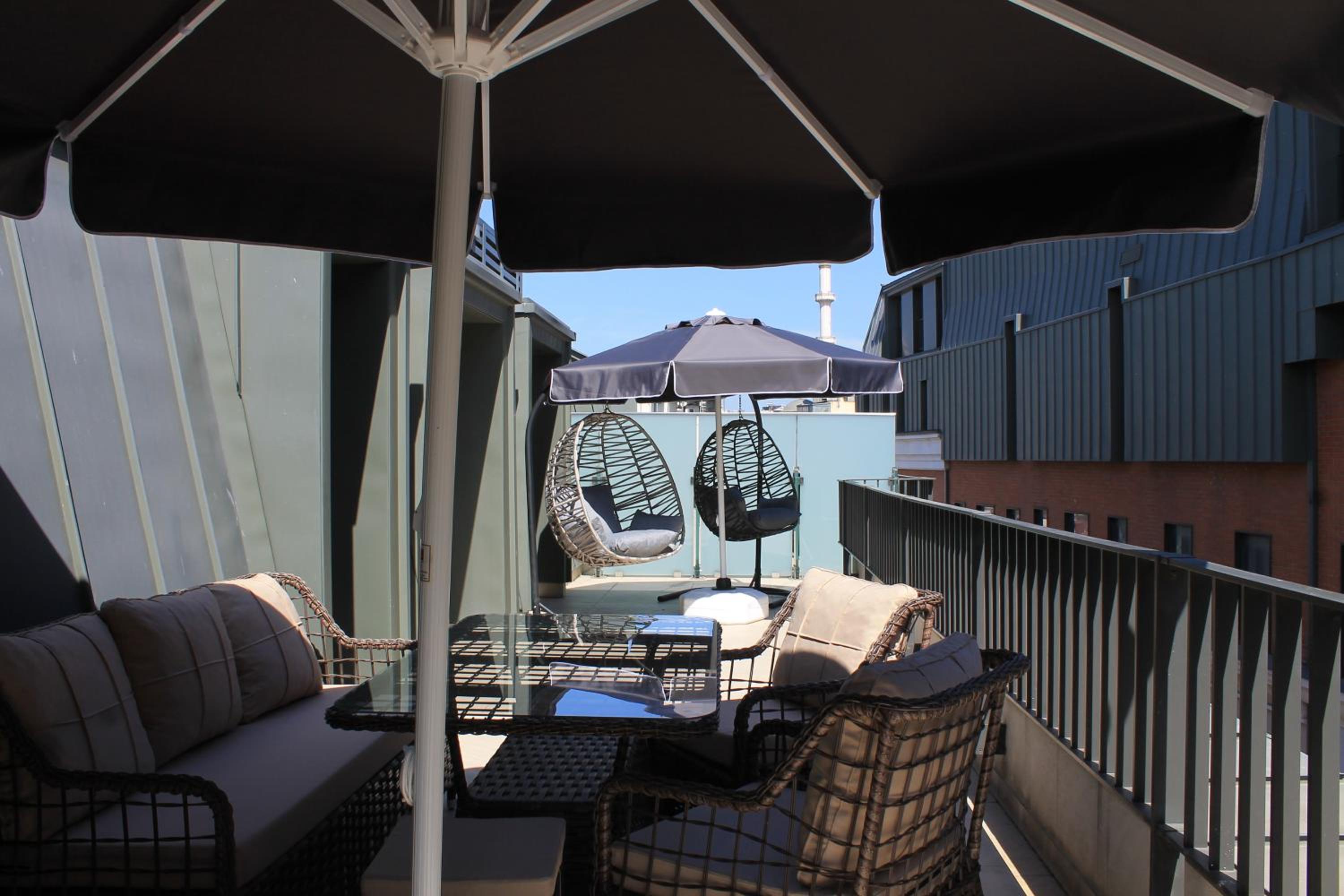 Garlon Residence - Image 289