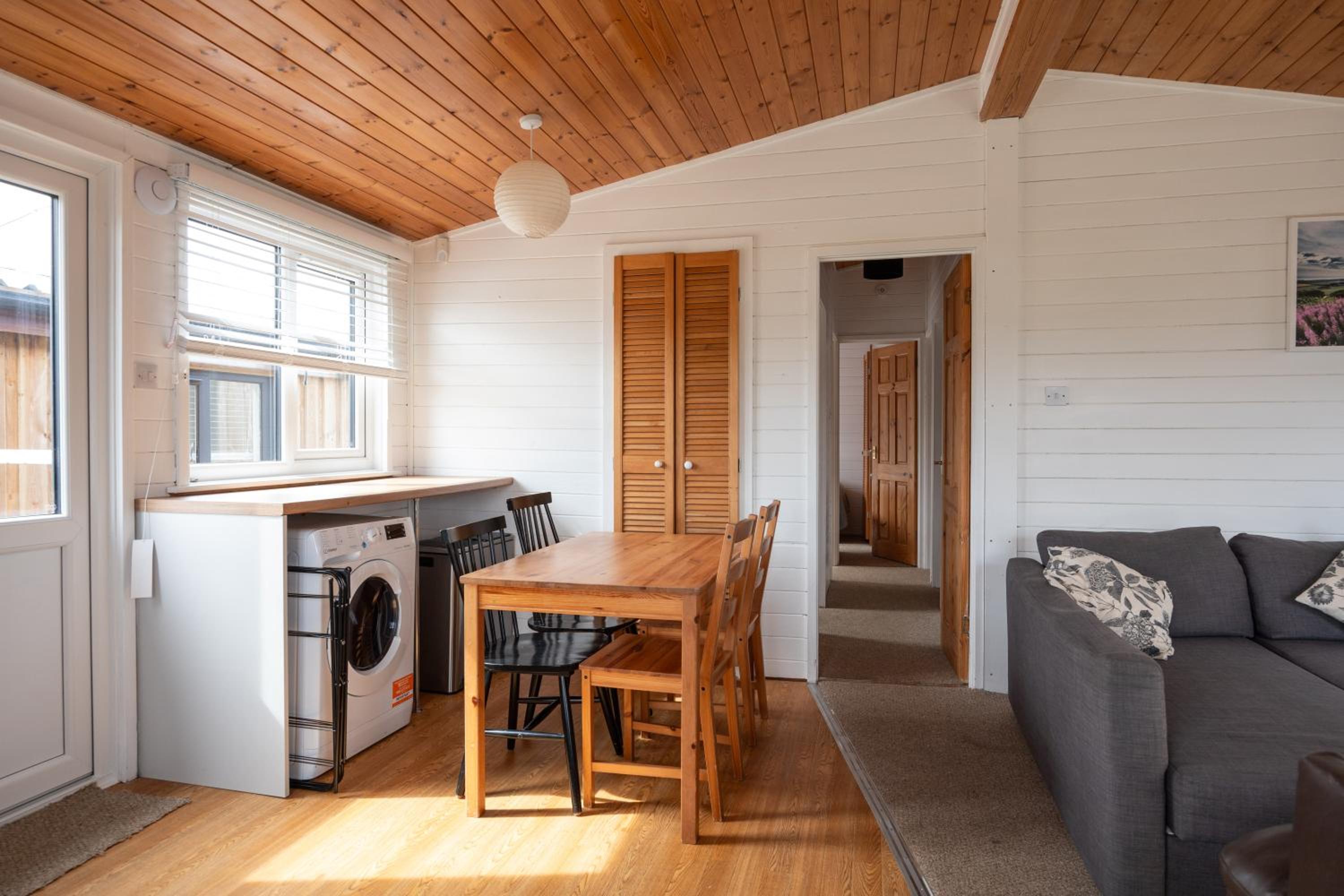 East Chalet At Tapnell Farm view 3