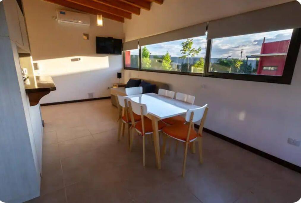 Estancia Yolanda C1.C2 10Pax con desayuno - By Inside