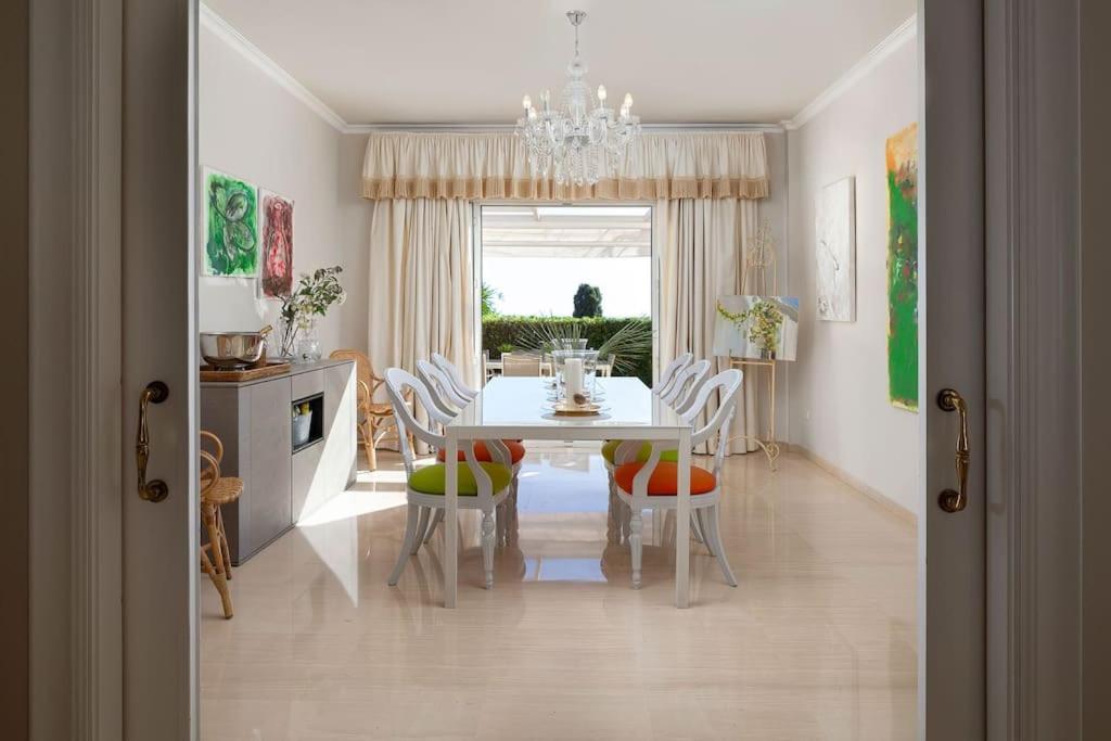 Luxury villa with sea views & terrace by REMS
