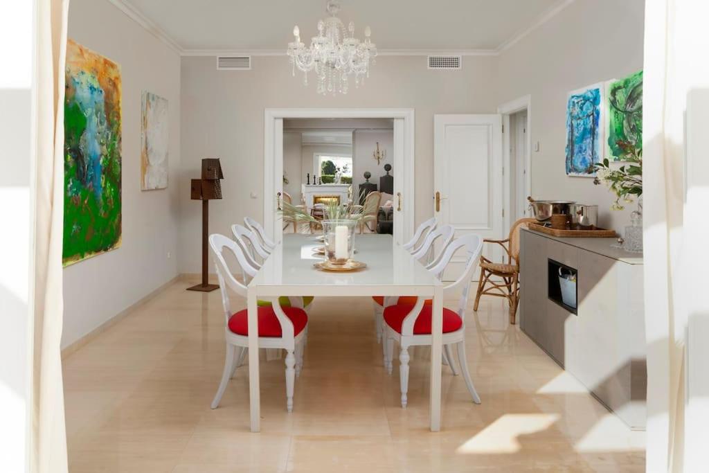 Luxury villa with sea views & terrace by REMS