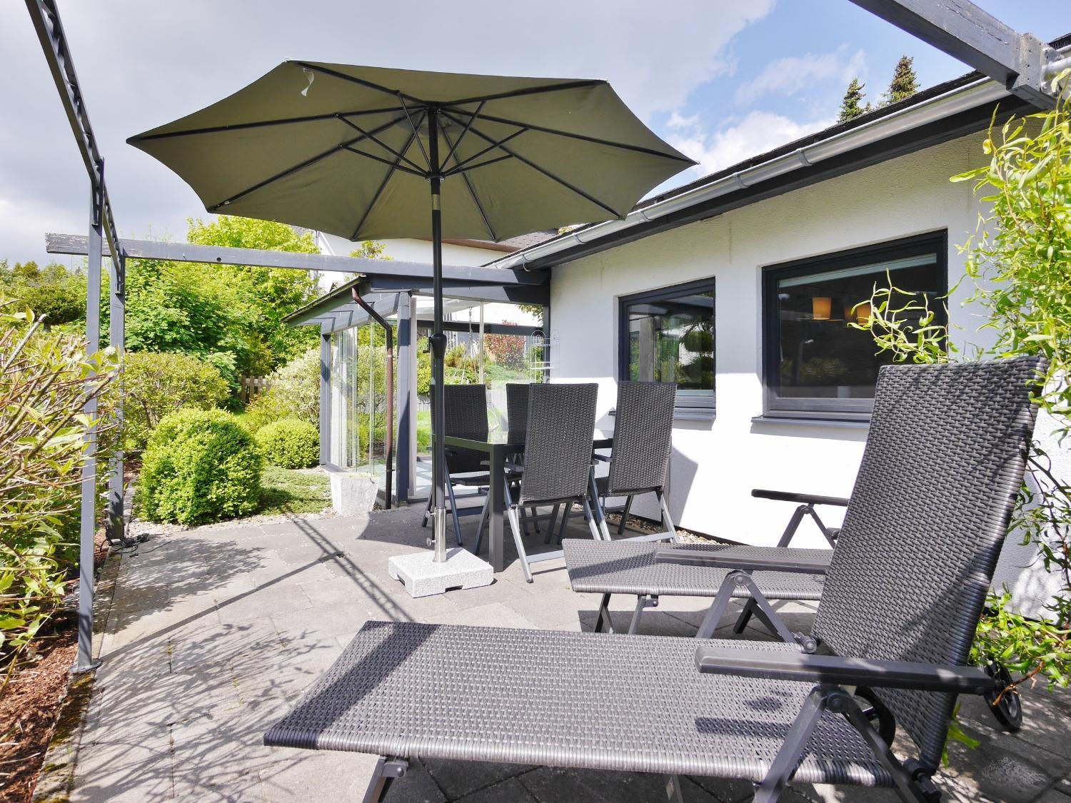 Ferienhaus 'Kahle Pön' mit MeineCardPlus, Wintergarten und eingezäuntem Garten