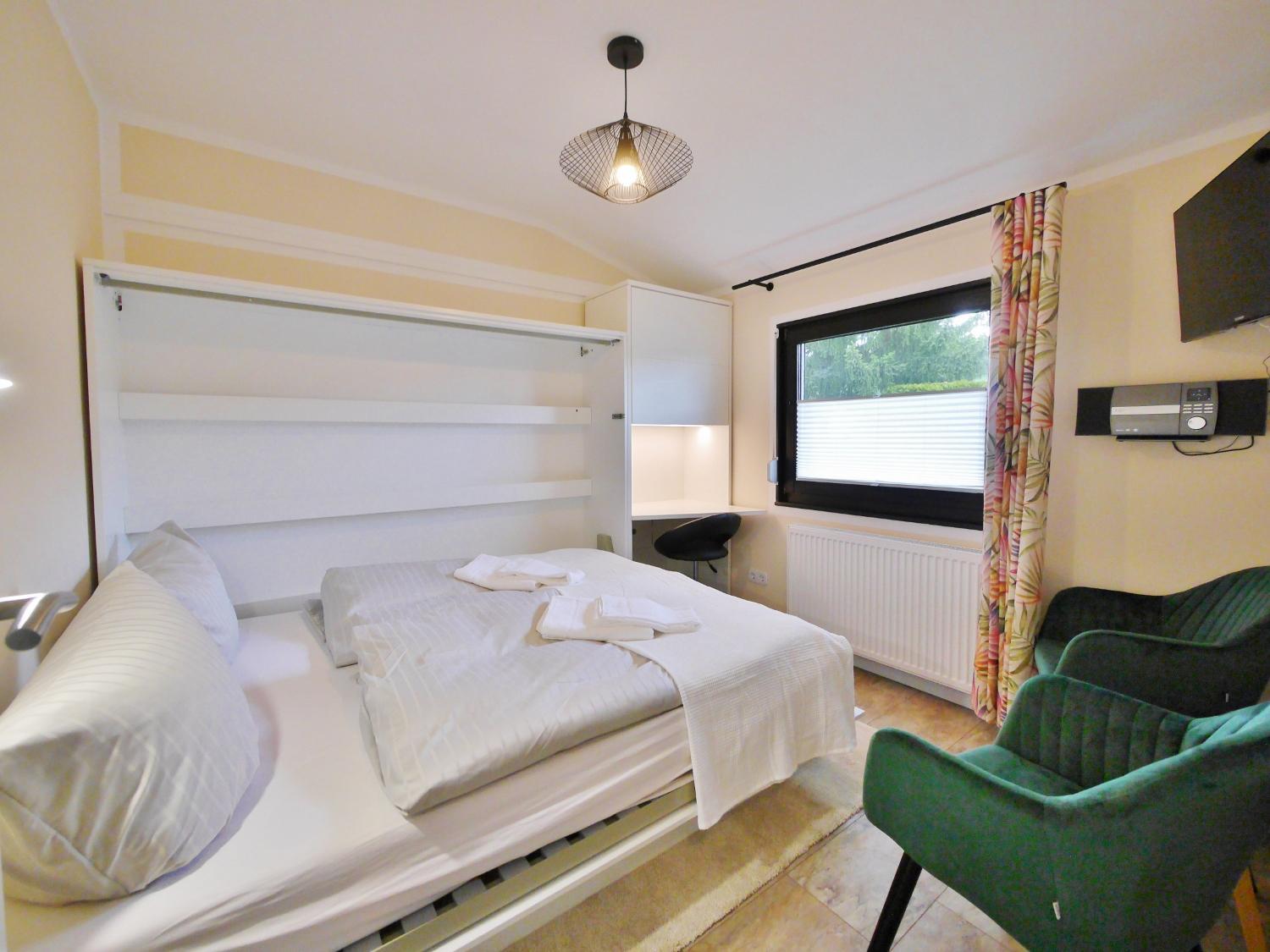 Ferienhaus 'Kahle Pön' mit MeineCardPlus, Wintergarten und eingezäuntem Garten