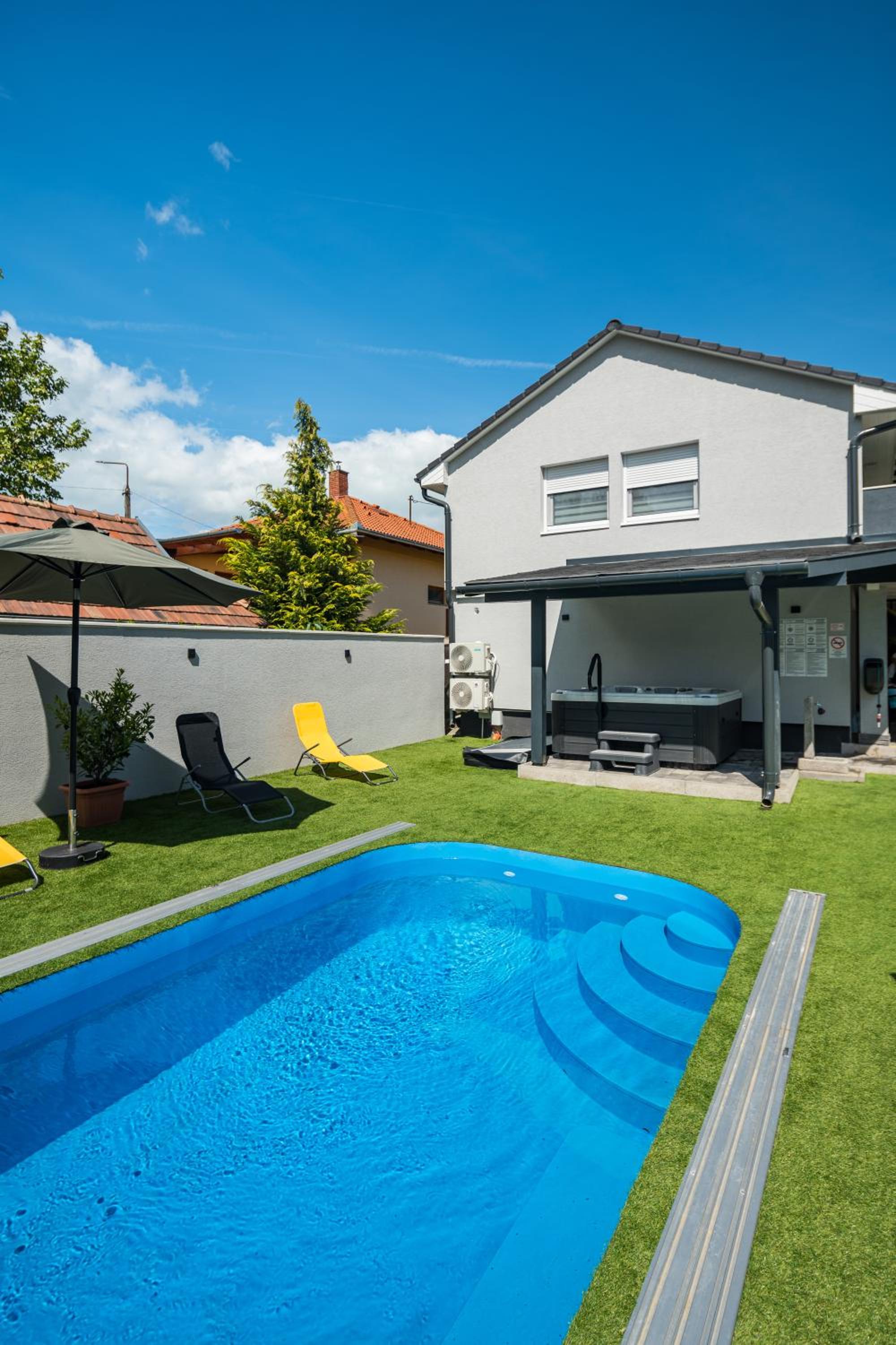 Balatonic Lemon apartmanház
