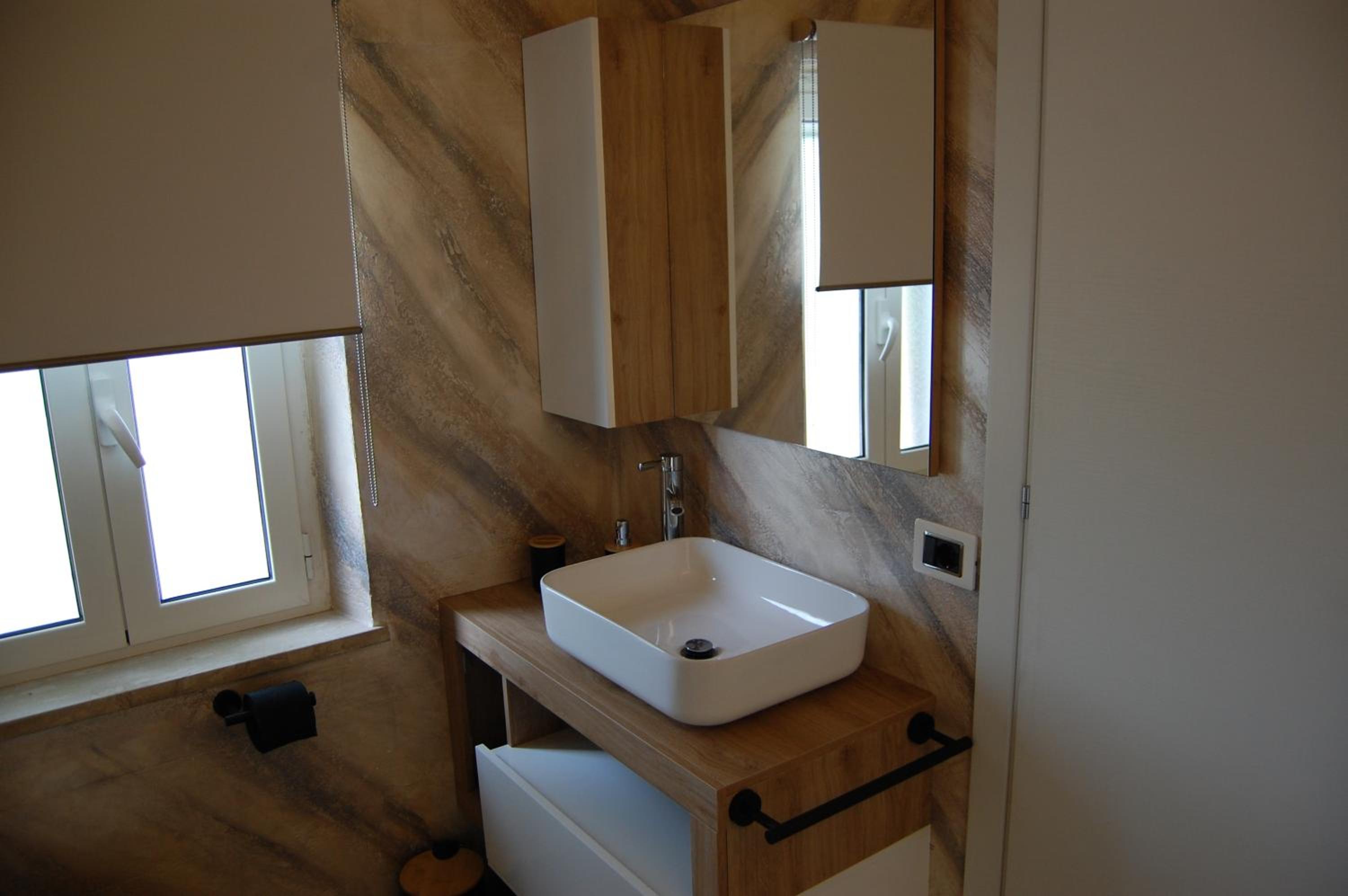 Photo 33