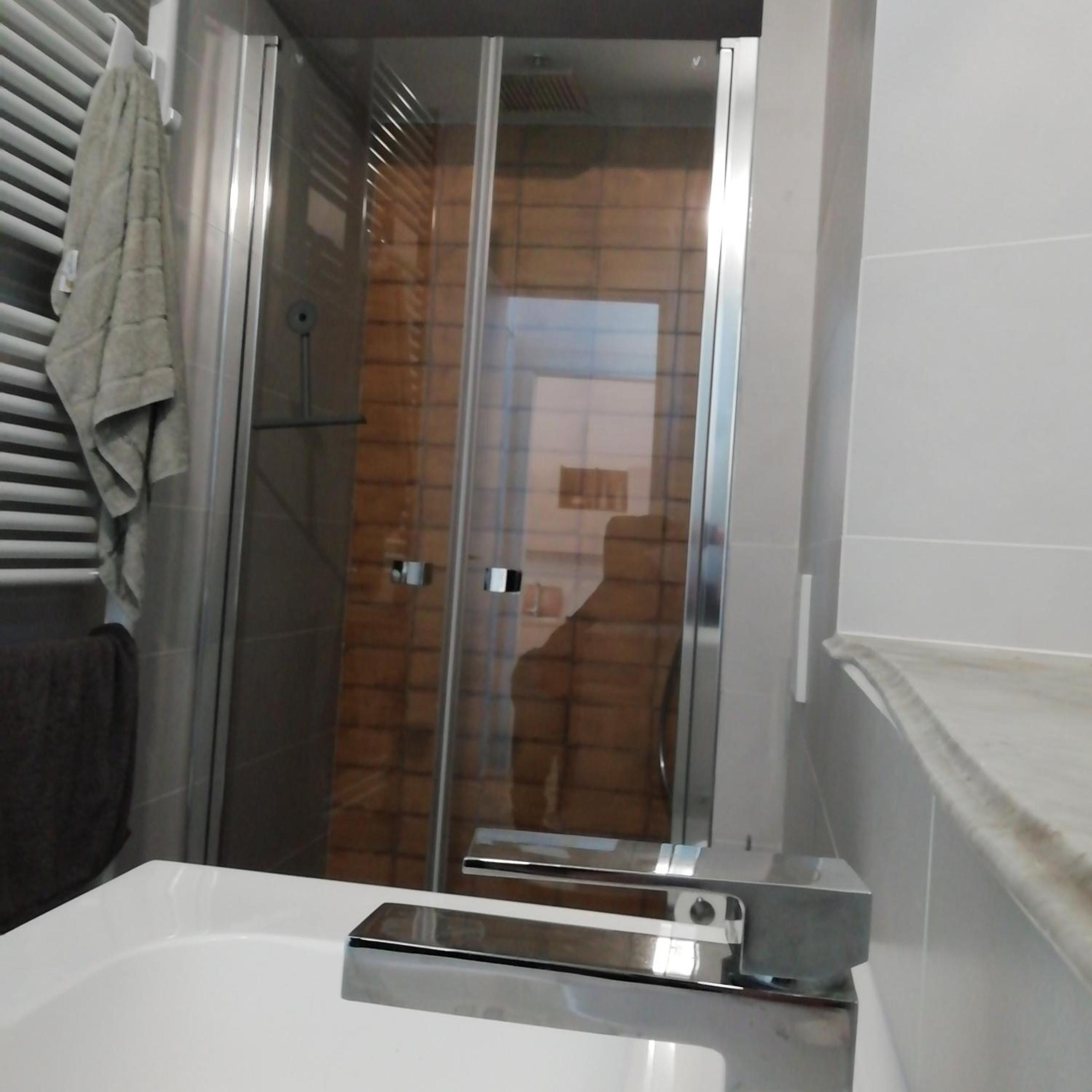 LESA Santa Chiara en Lesa — bathroom