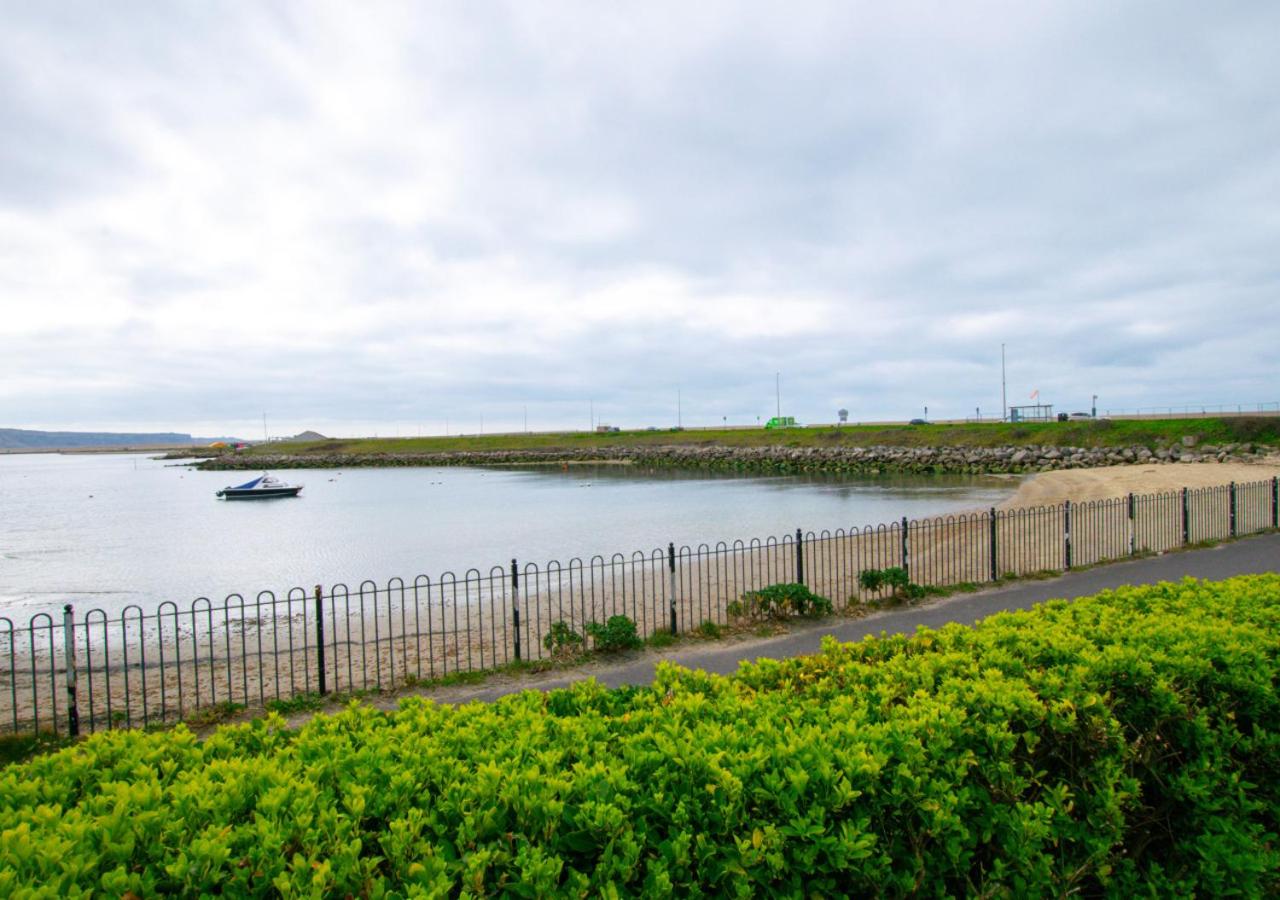 3 Bed in Wyke Regis oc-wy511