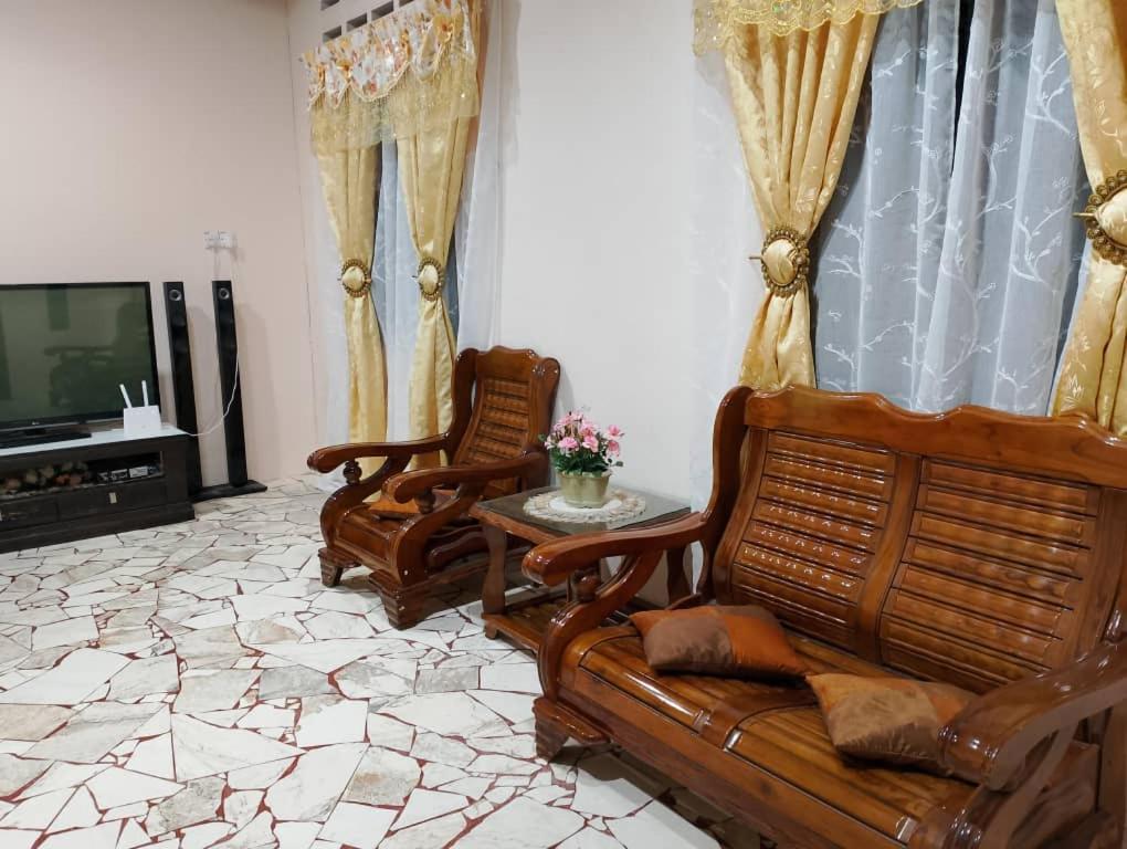 RiverSide Guest House @ Waterfall Durian Perangin photo 5