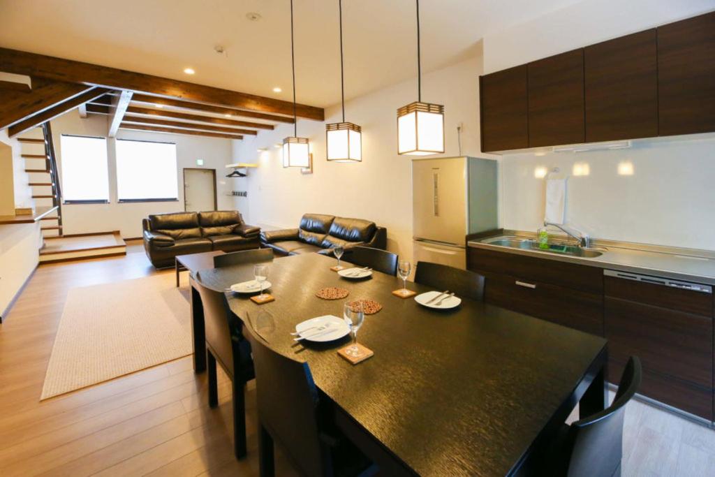 Tsuru Apartments